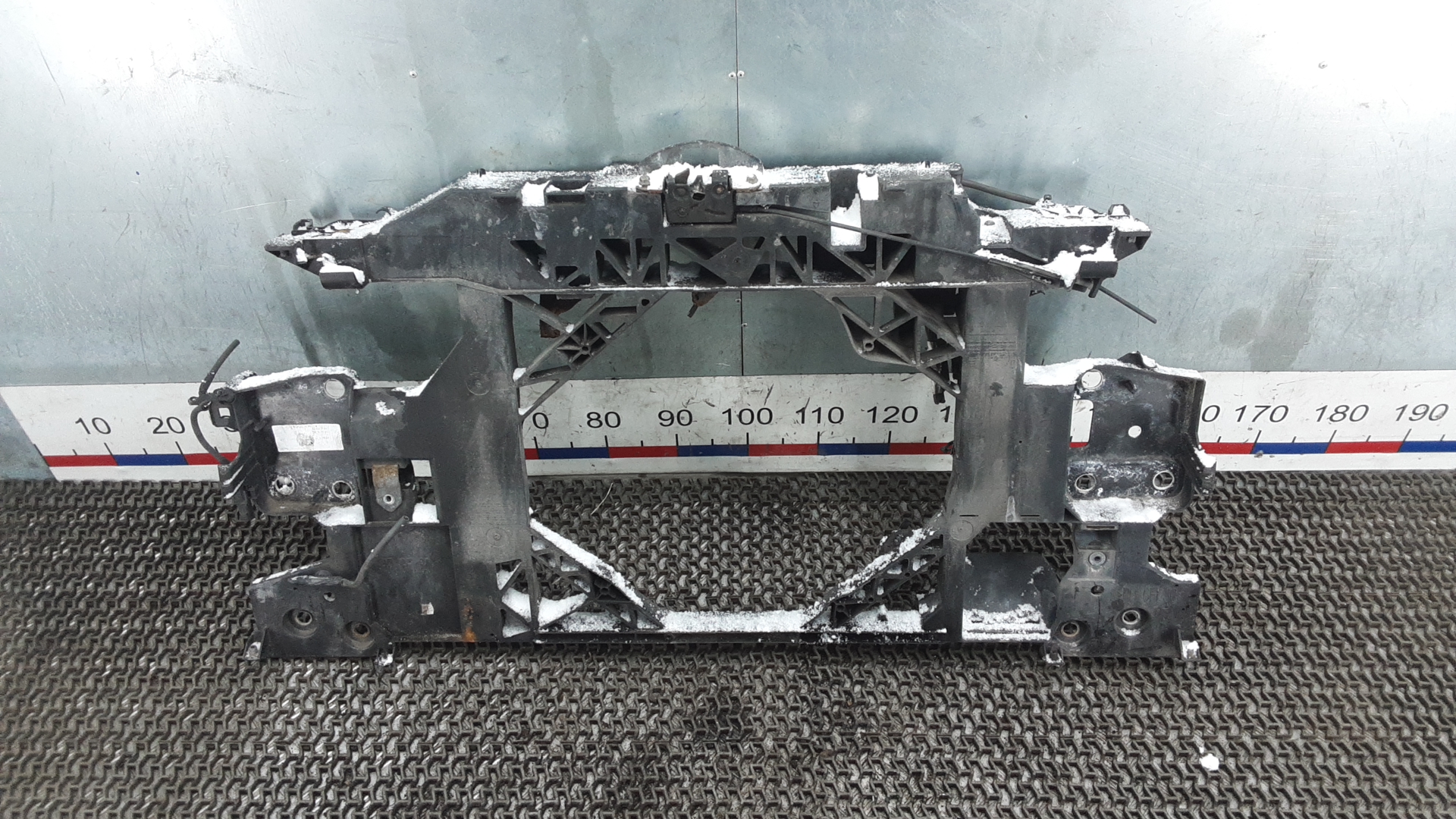 Передняя панель крепления облицовки (телевизор) Renault Scenic 3