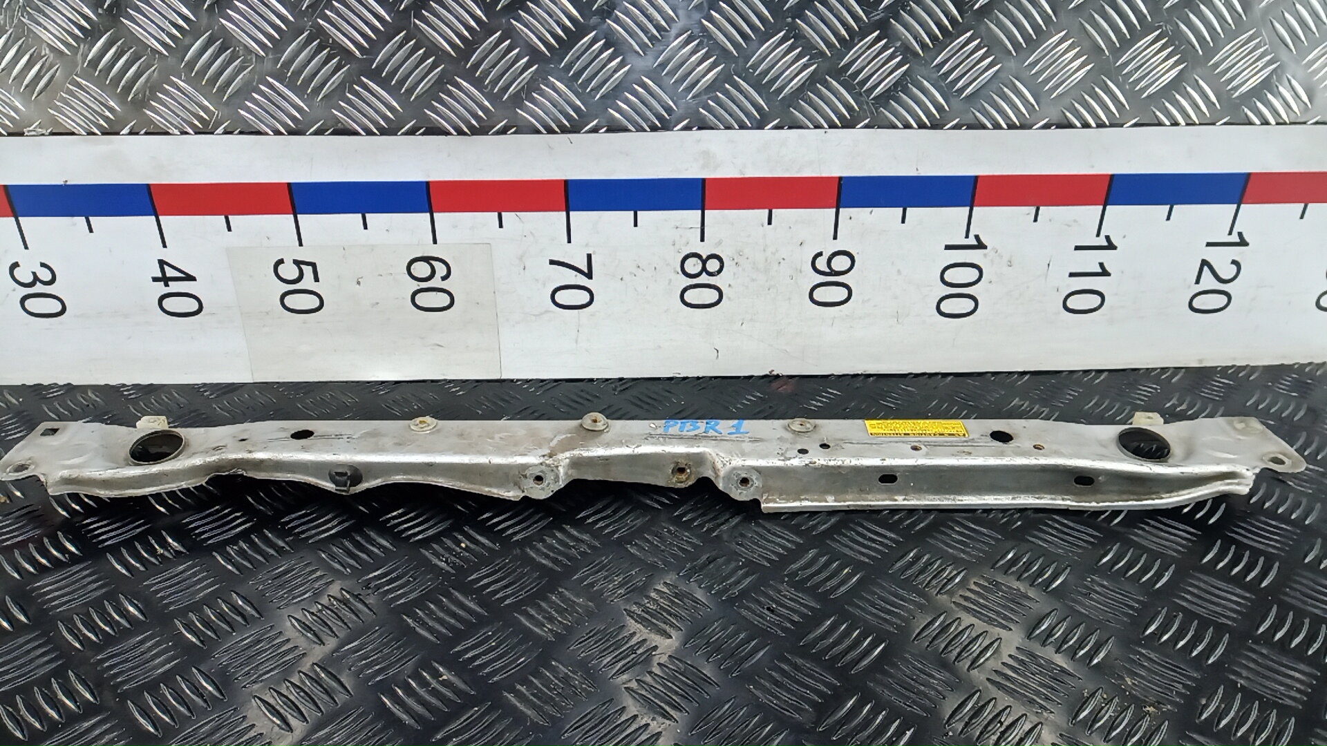 Рамка капота Toyota RAV4 XA20