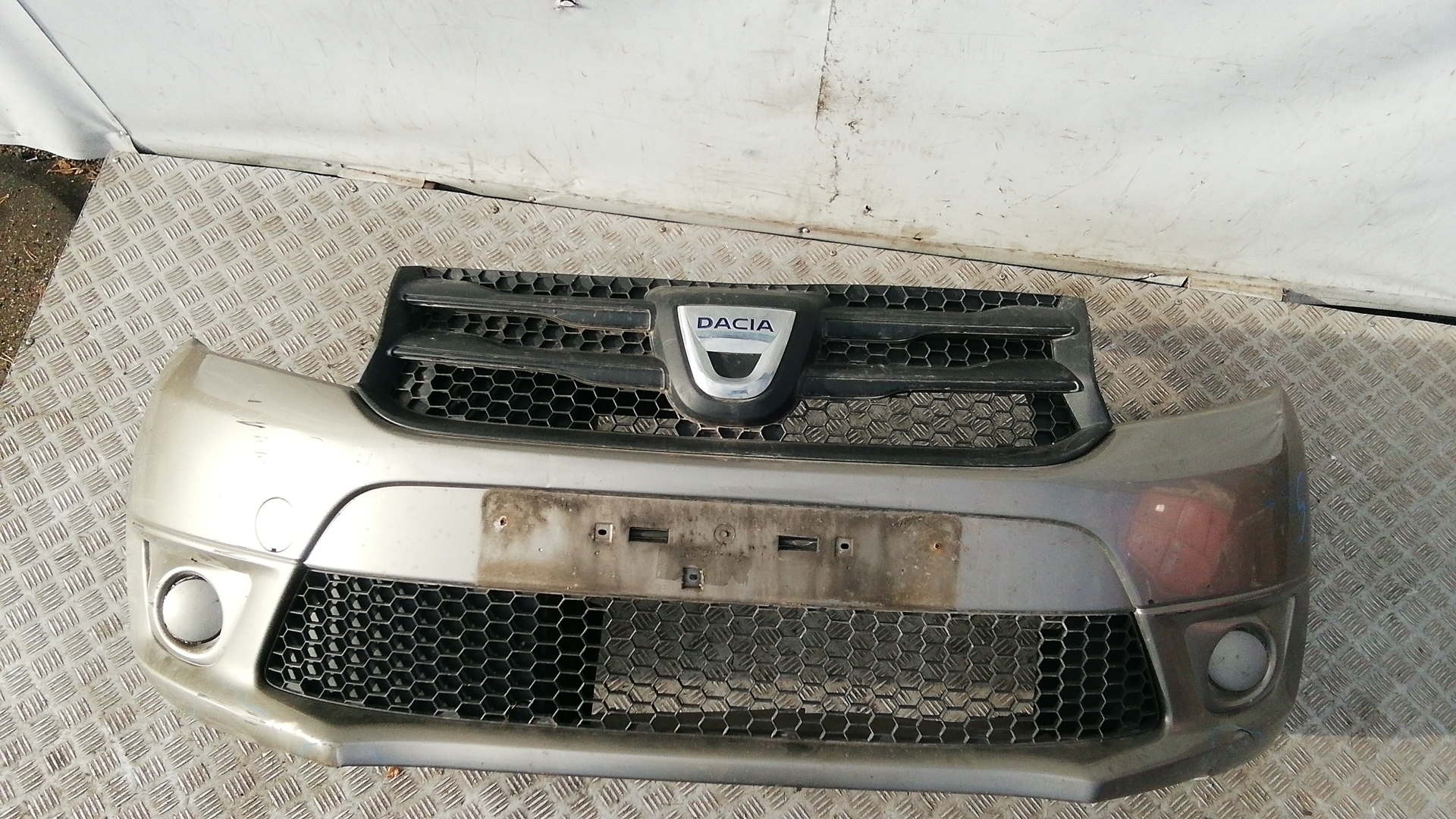 Бампер передний Dacia Sandero 2