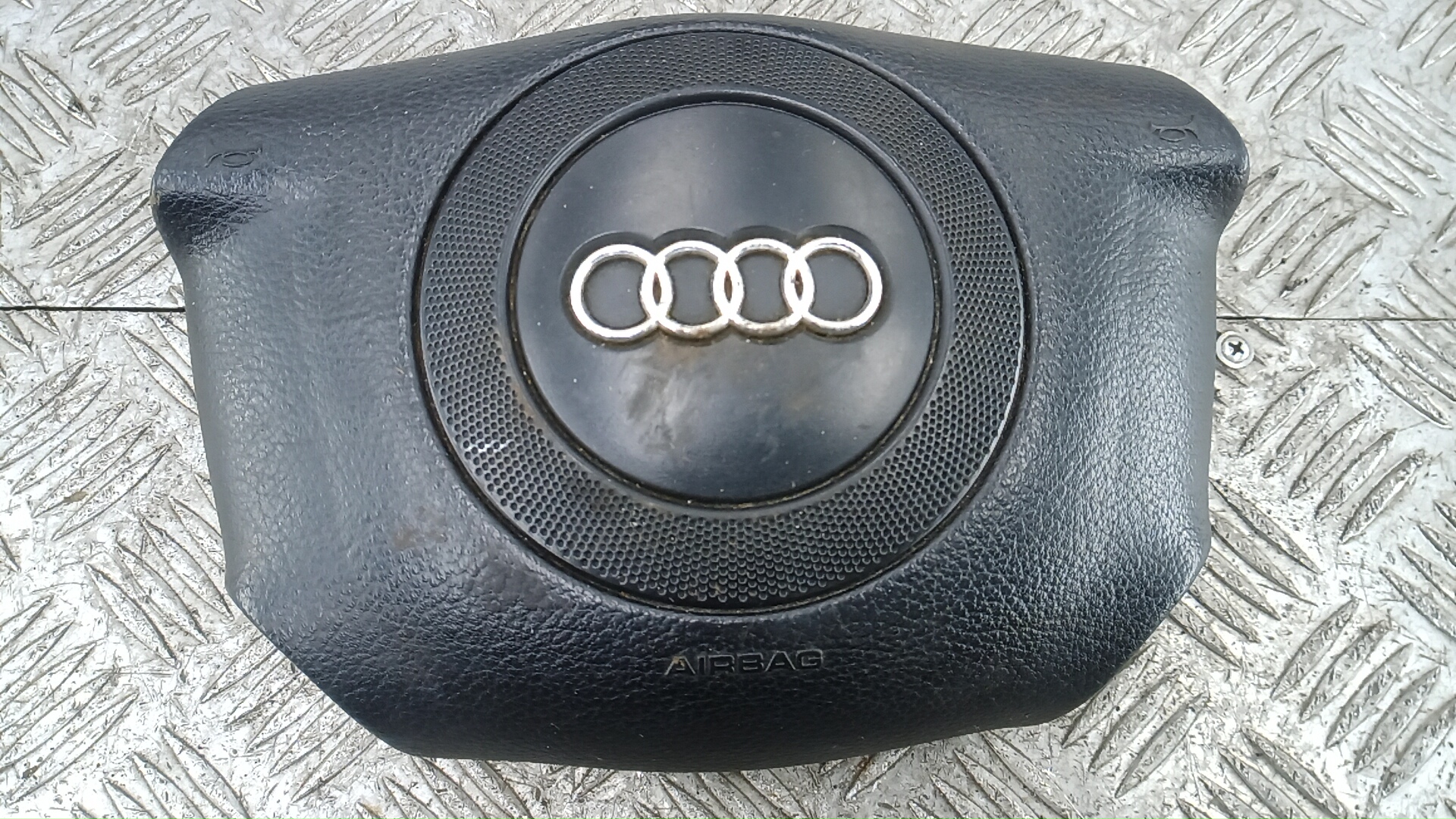 Подушка безопасности водителя Audi A4 B5