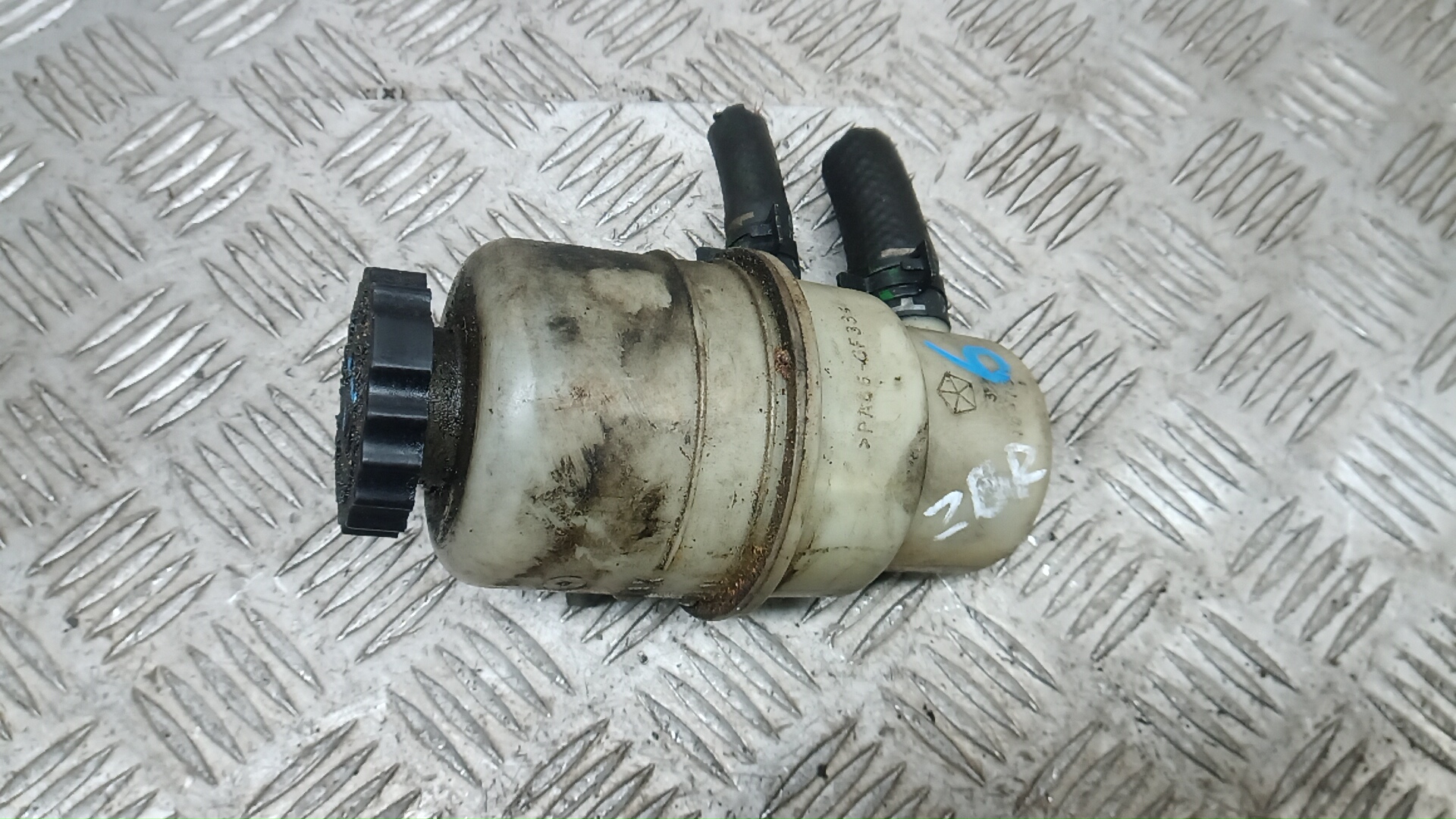 Бачок ГУ Chrysler Voyager 5
