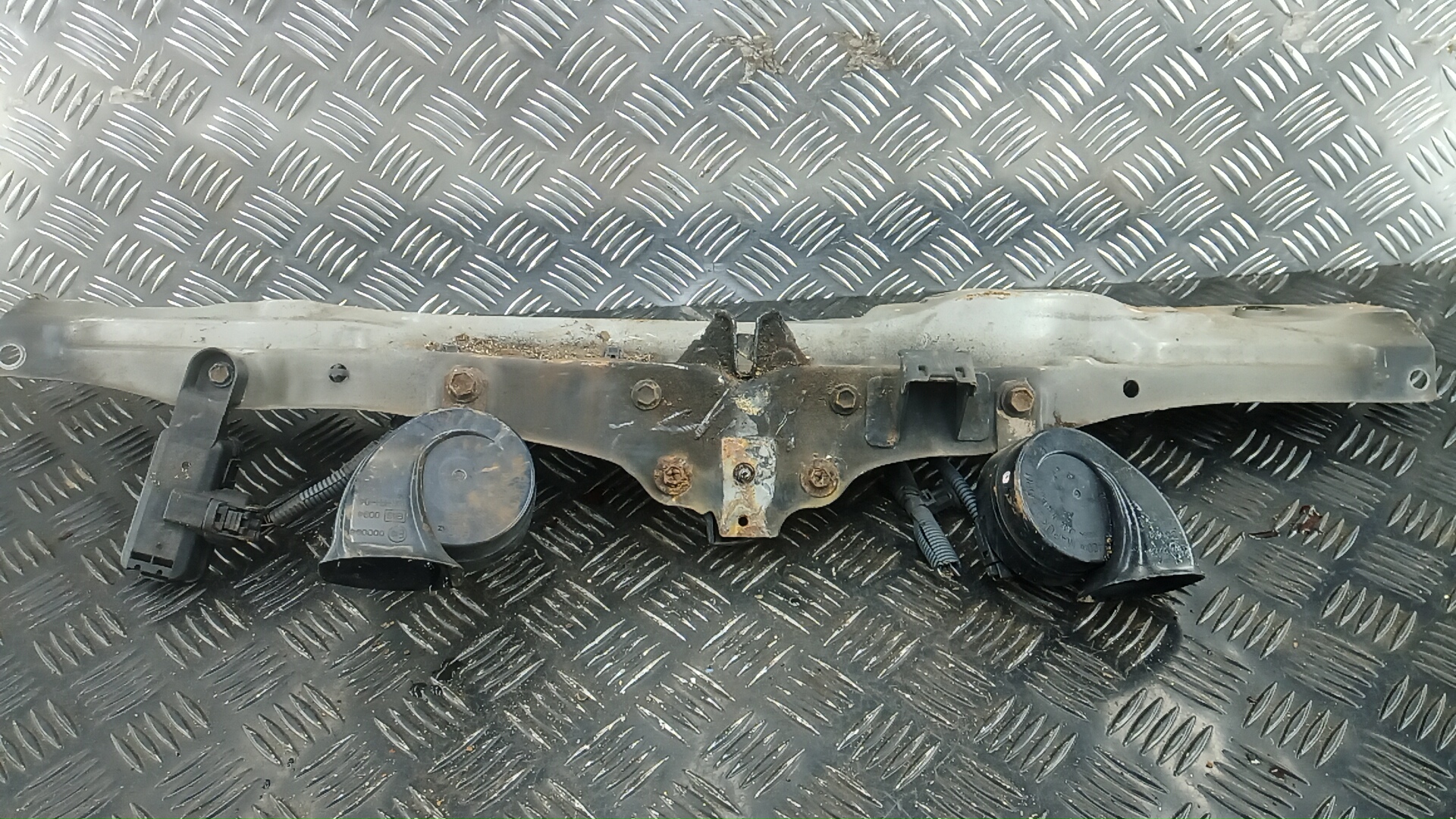 Рамка капота Lexus GS 3