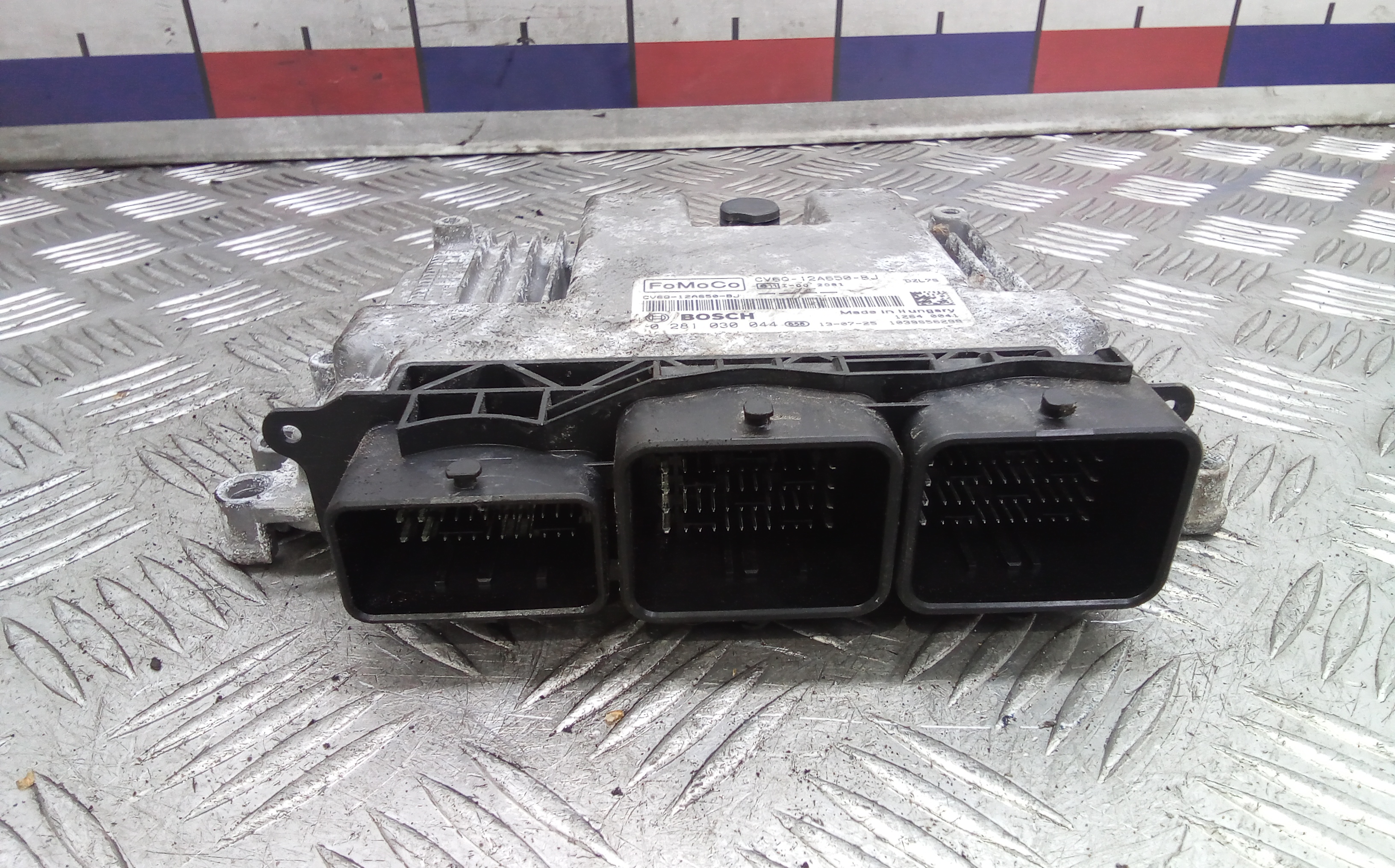 Блок управления двс Ford Focus