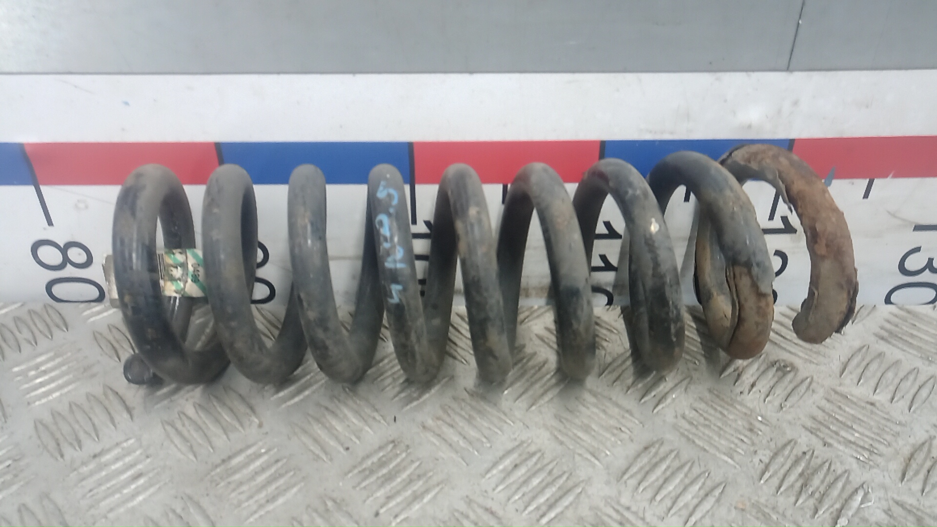 Пружина задняя Chrysler 300C 1