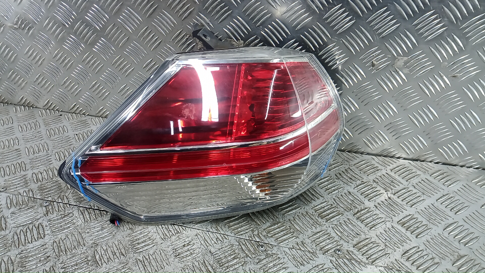 Фонарь задний левый Nissan X-Trail T32