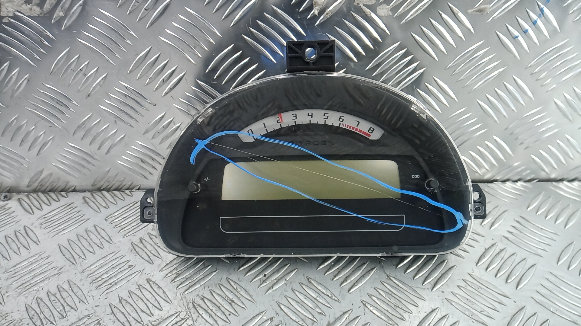Щиток приборов Citroen C3 1