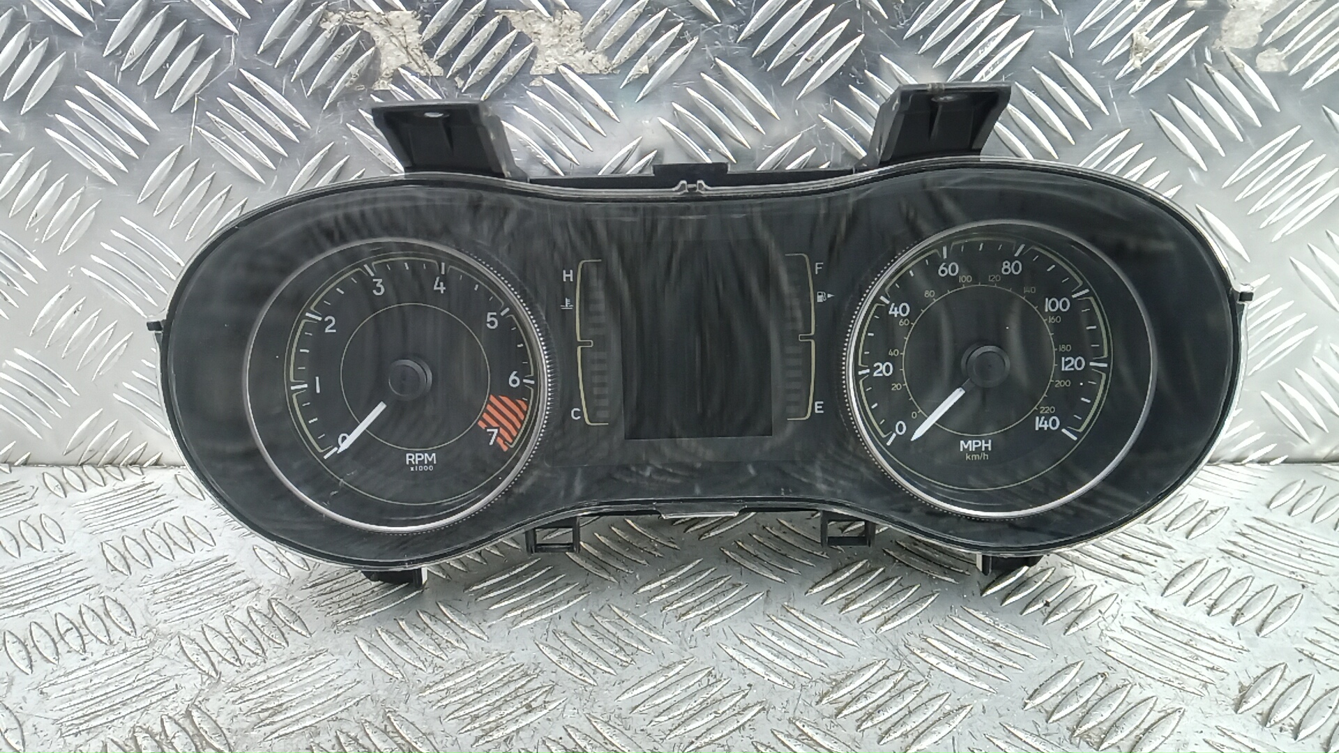 Щиток приборов Jeep Cherokee KL