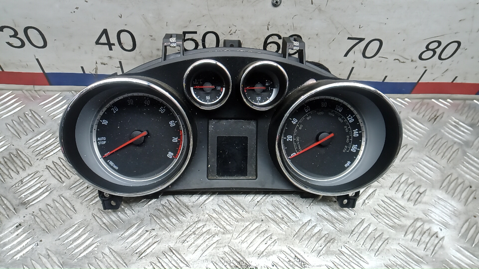 Щиток приборов Opel Mokka 1