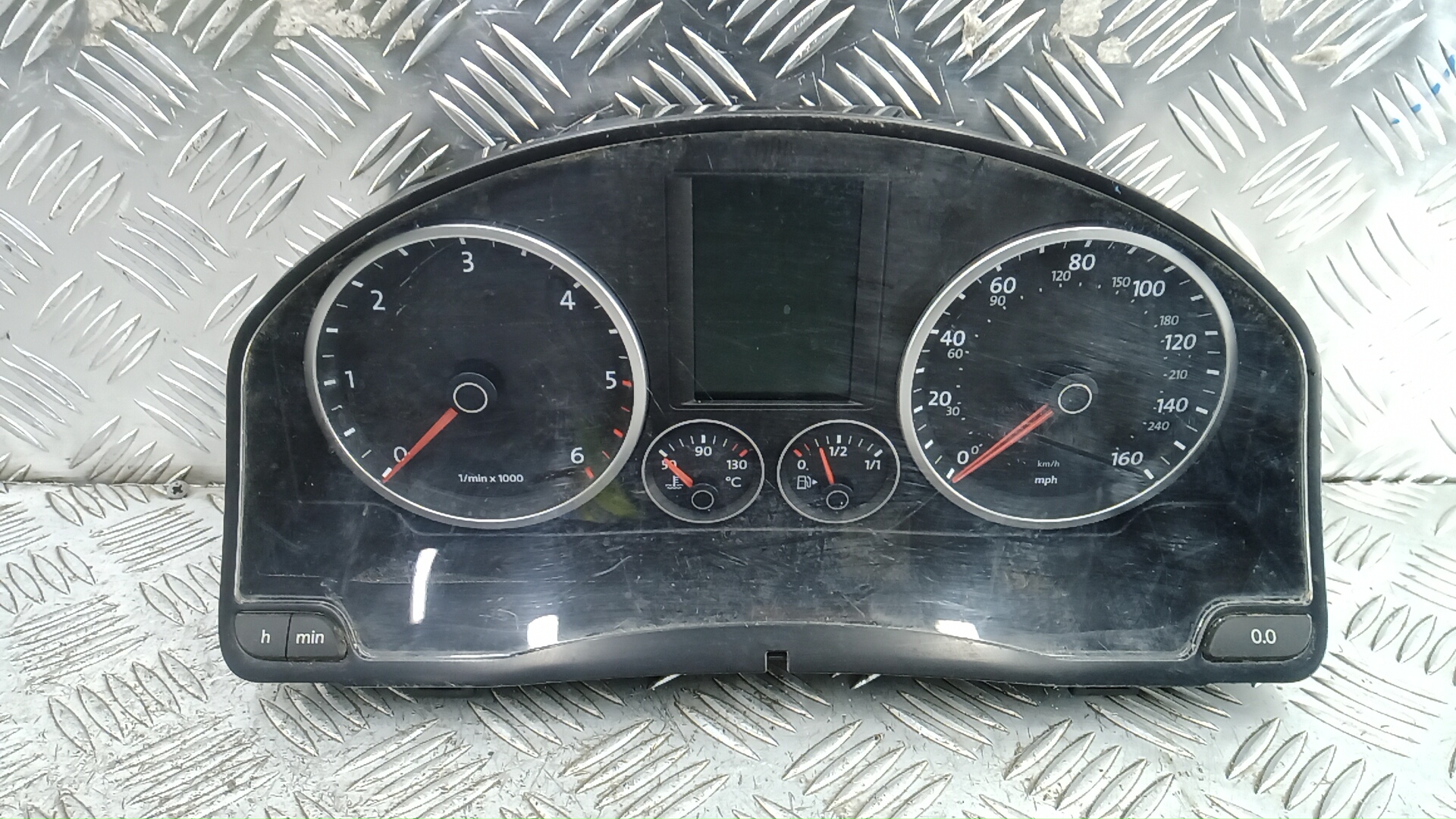 Щиток приборов Volkswagen Tiguan 1