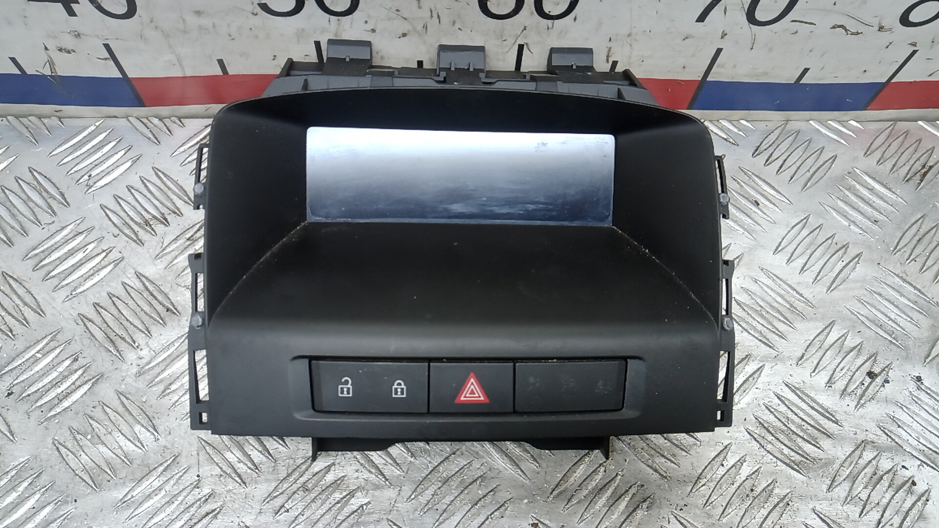 Монитор Opel Astra J