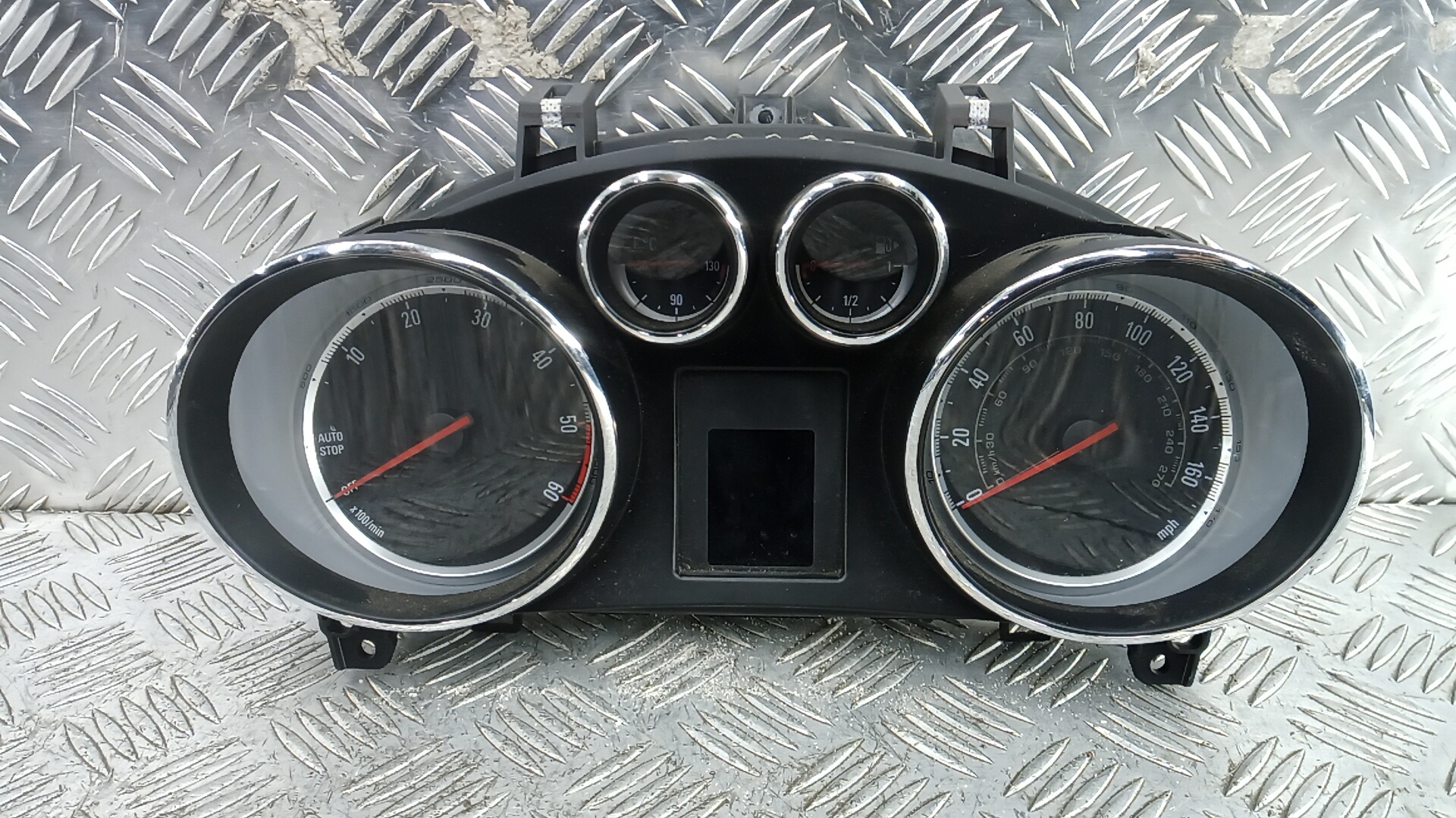 Щиток приборов Opel Mokka 1