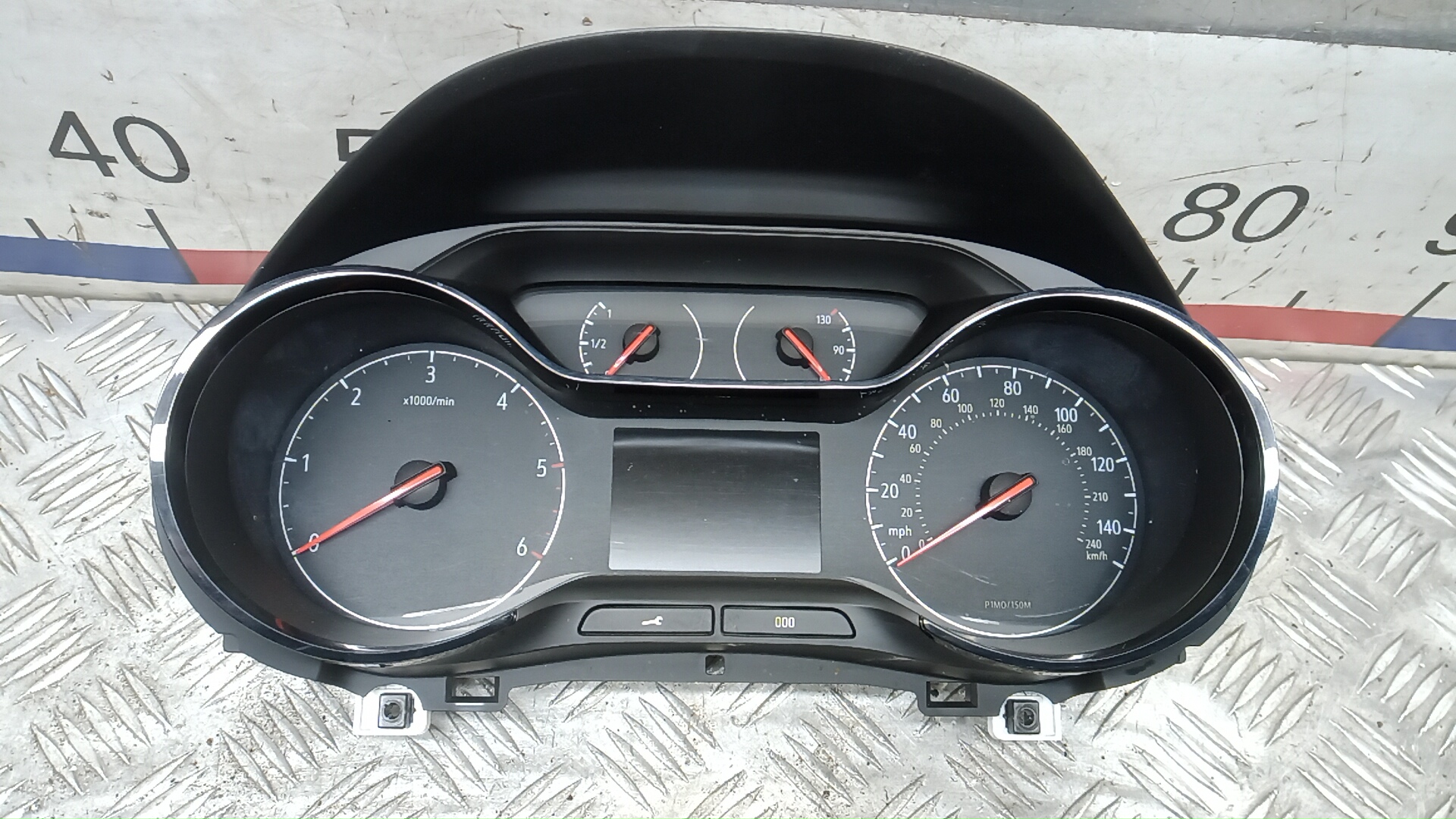 Щиток приборов Opel Crossland X