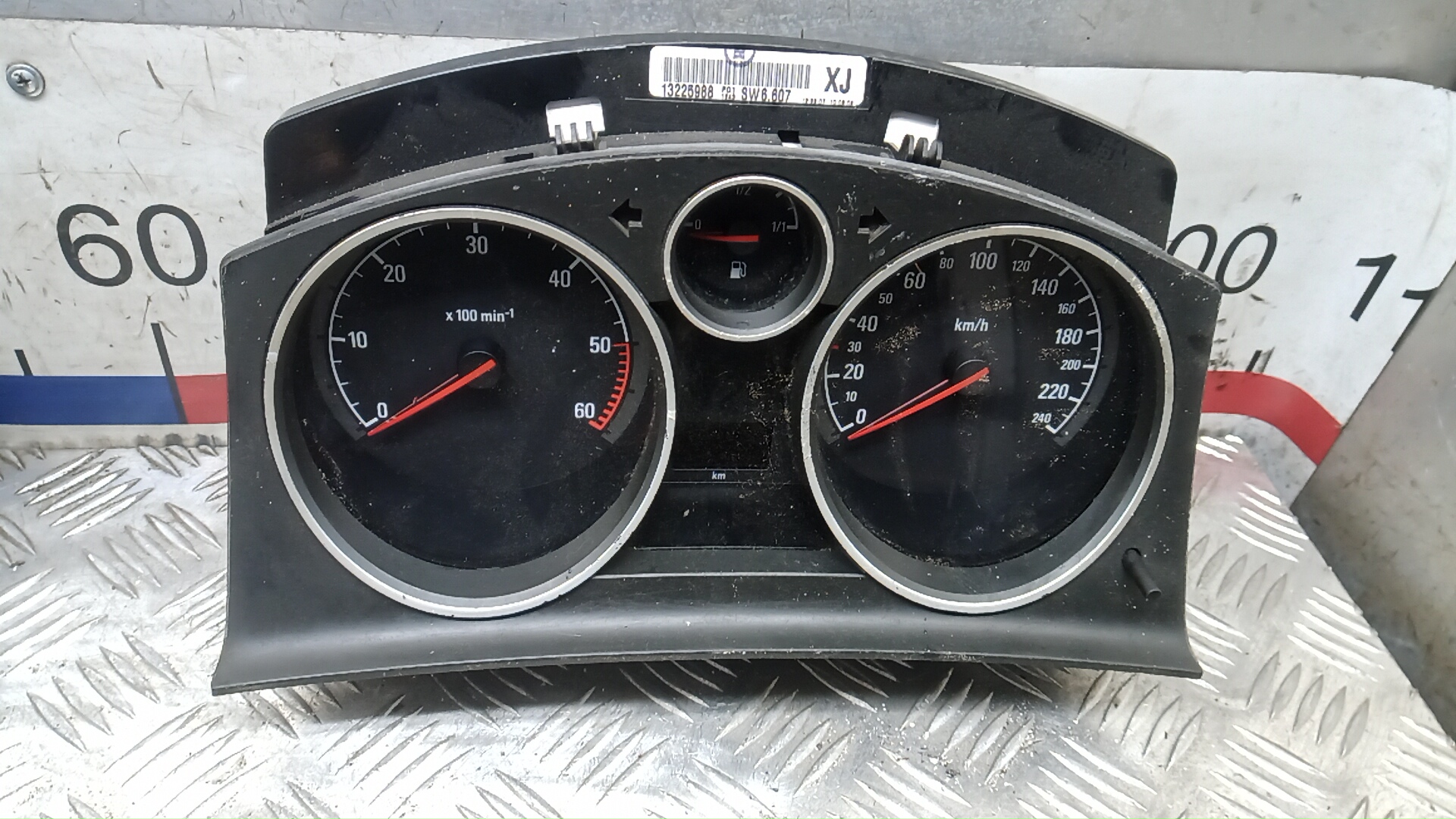 Щиток приборов Opel Zafira B