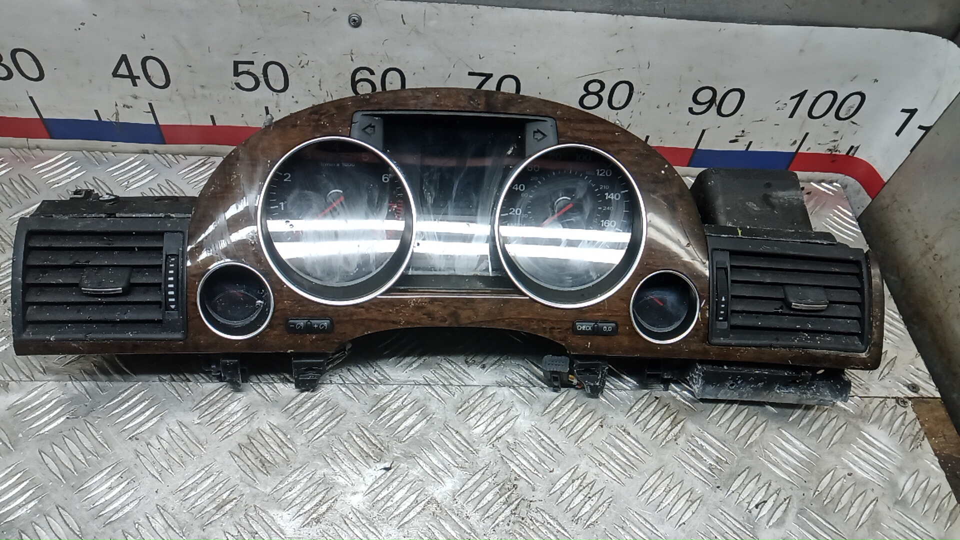 Щиток приборов Audi A8 D3