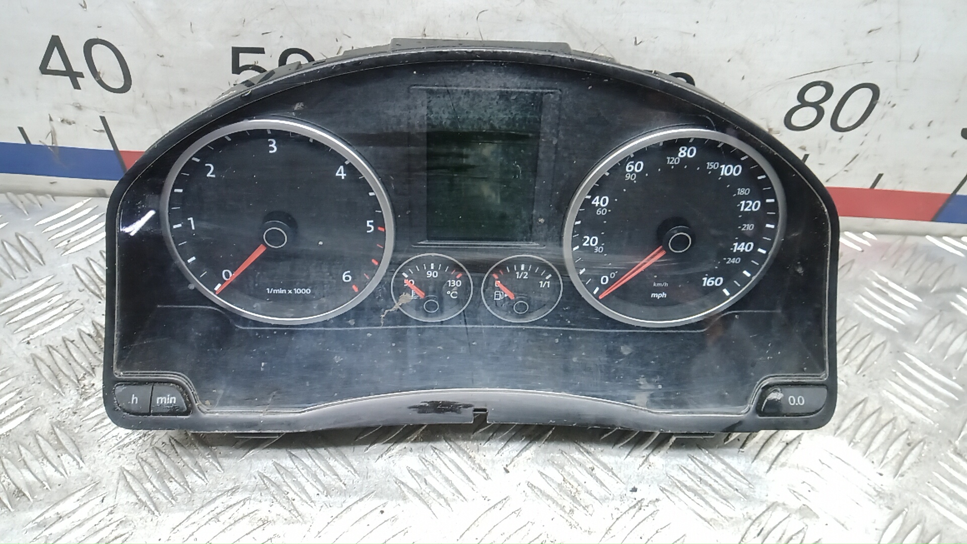 Щиток приборов Volkswagen Tiguan 1