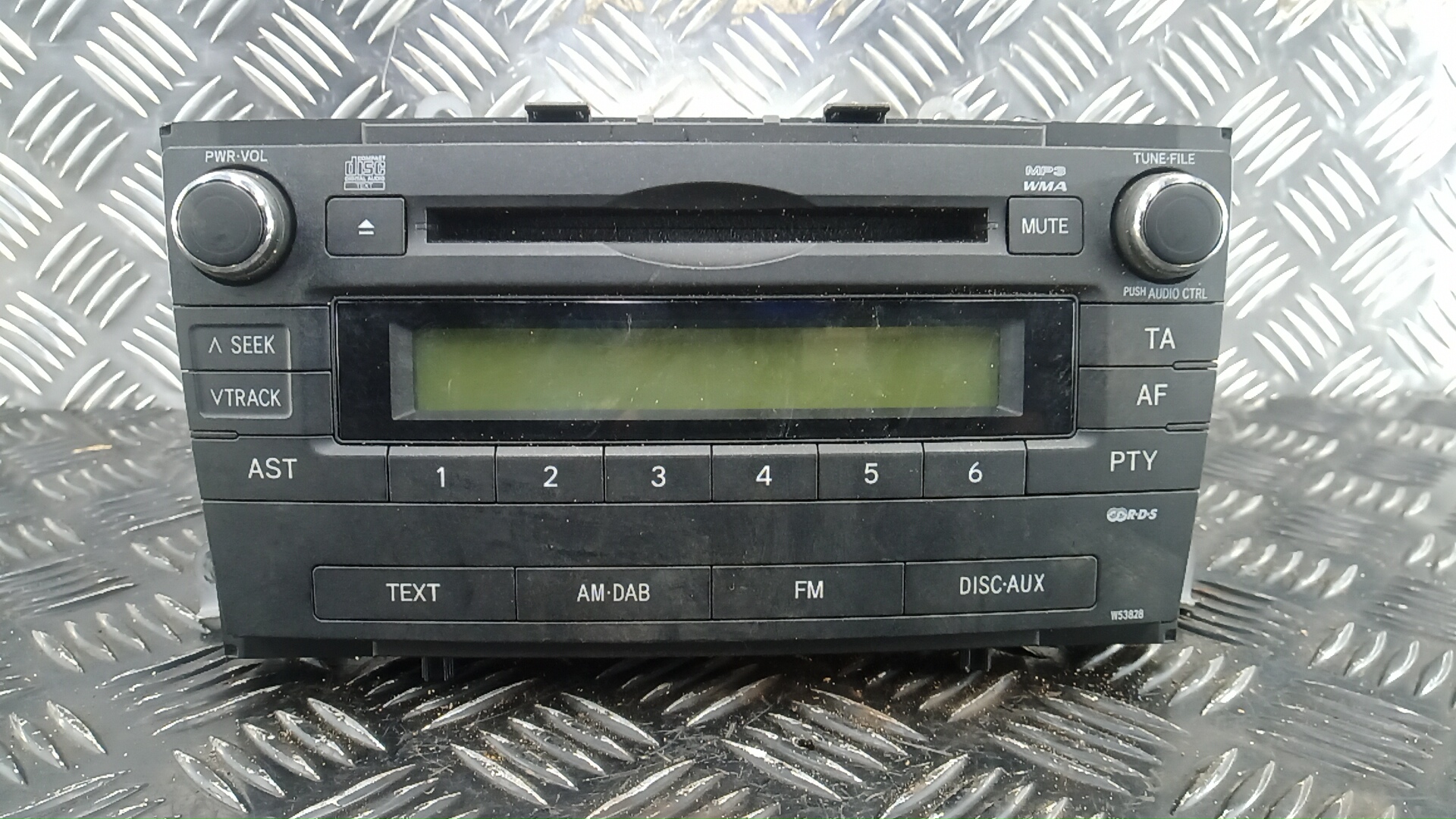 Магнитола Toyota Avensis T27