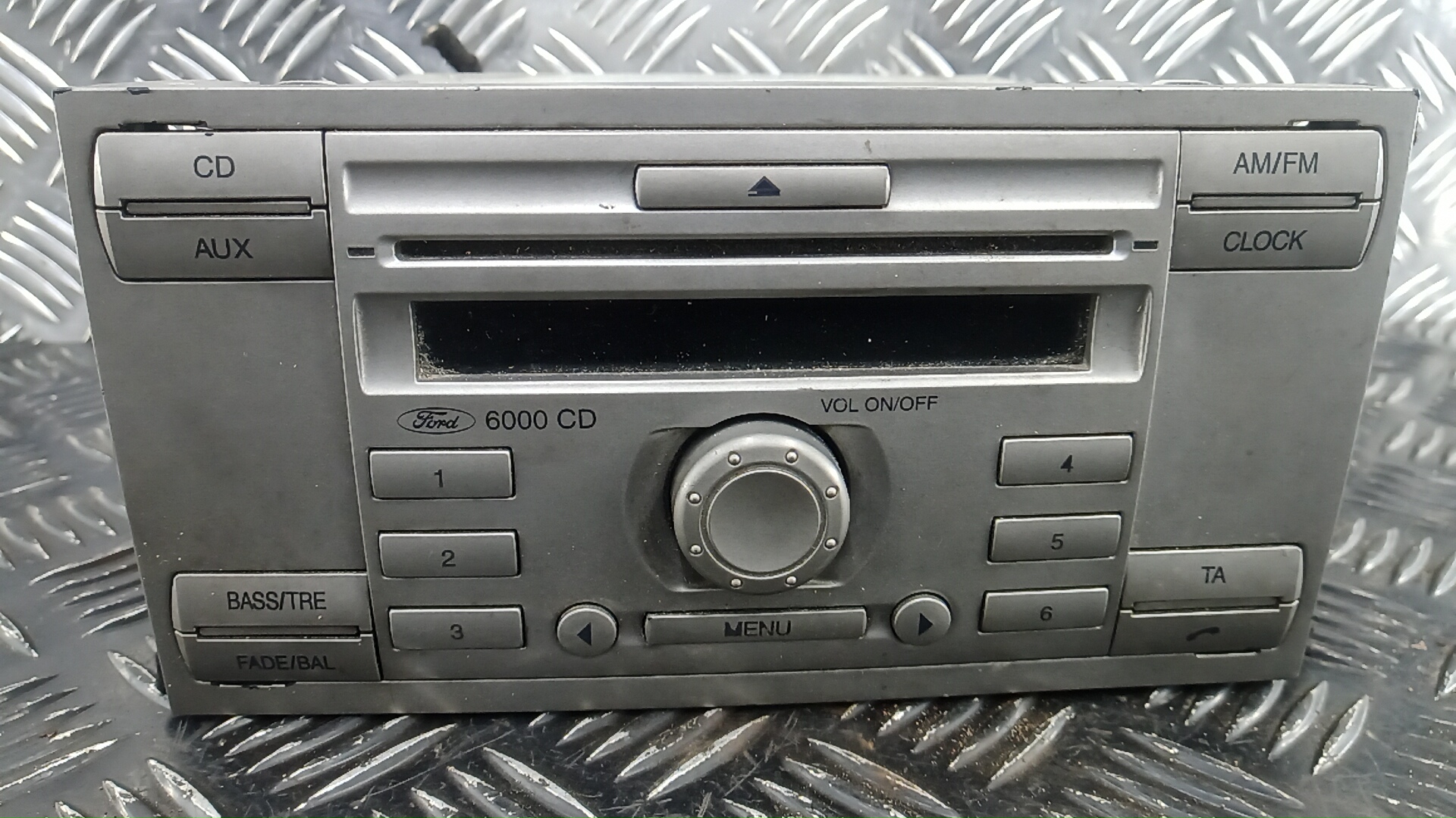 Магнитола Ford Kuga 1
