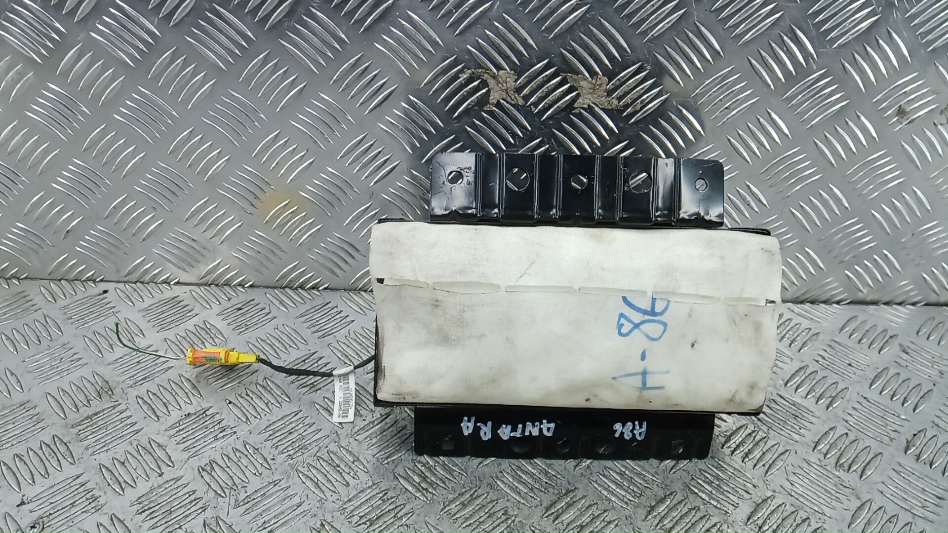 Подушка безопасности пассажира Opel Antara
