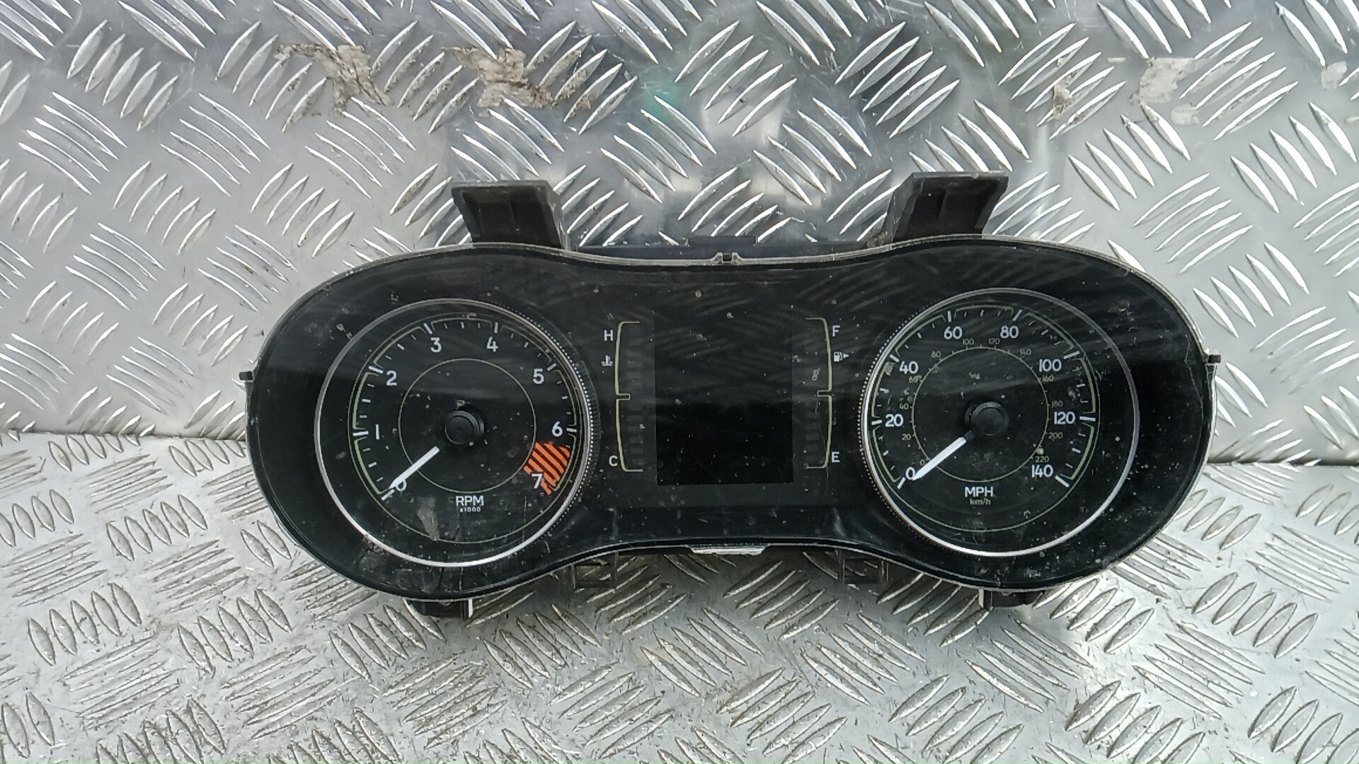 Щиток приборов Jeep Cherokee KL