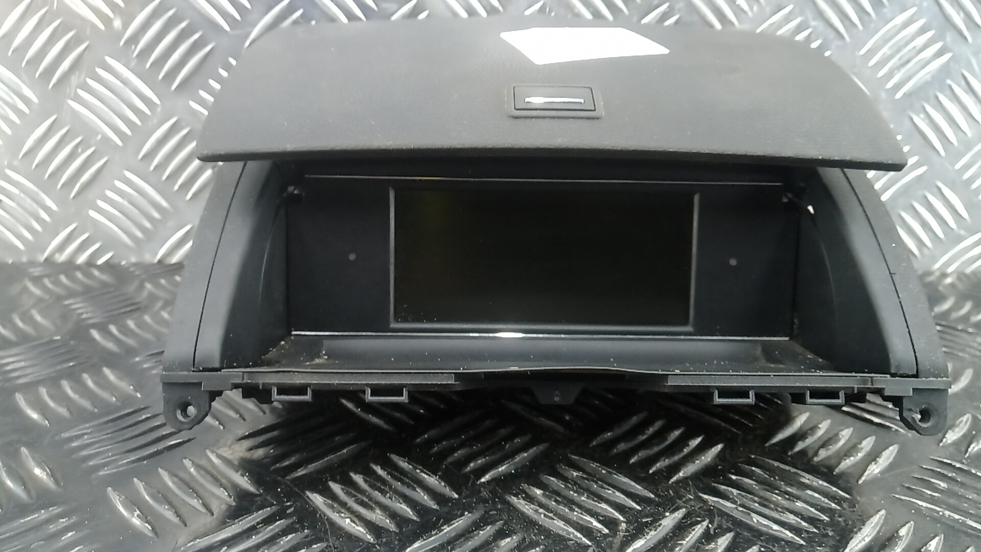 Монитор Mercedes-Benz C-Class W204