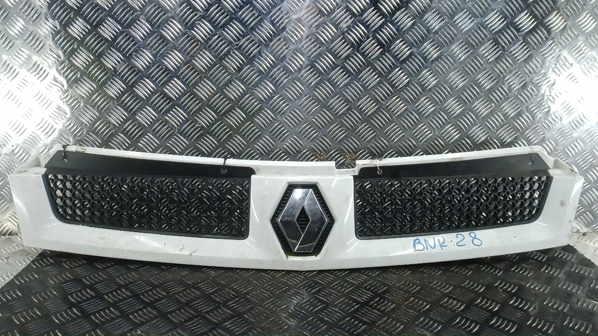 Решетка радиатора Renault Master 2