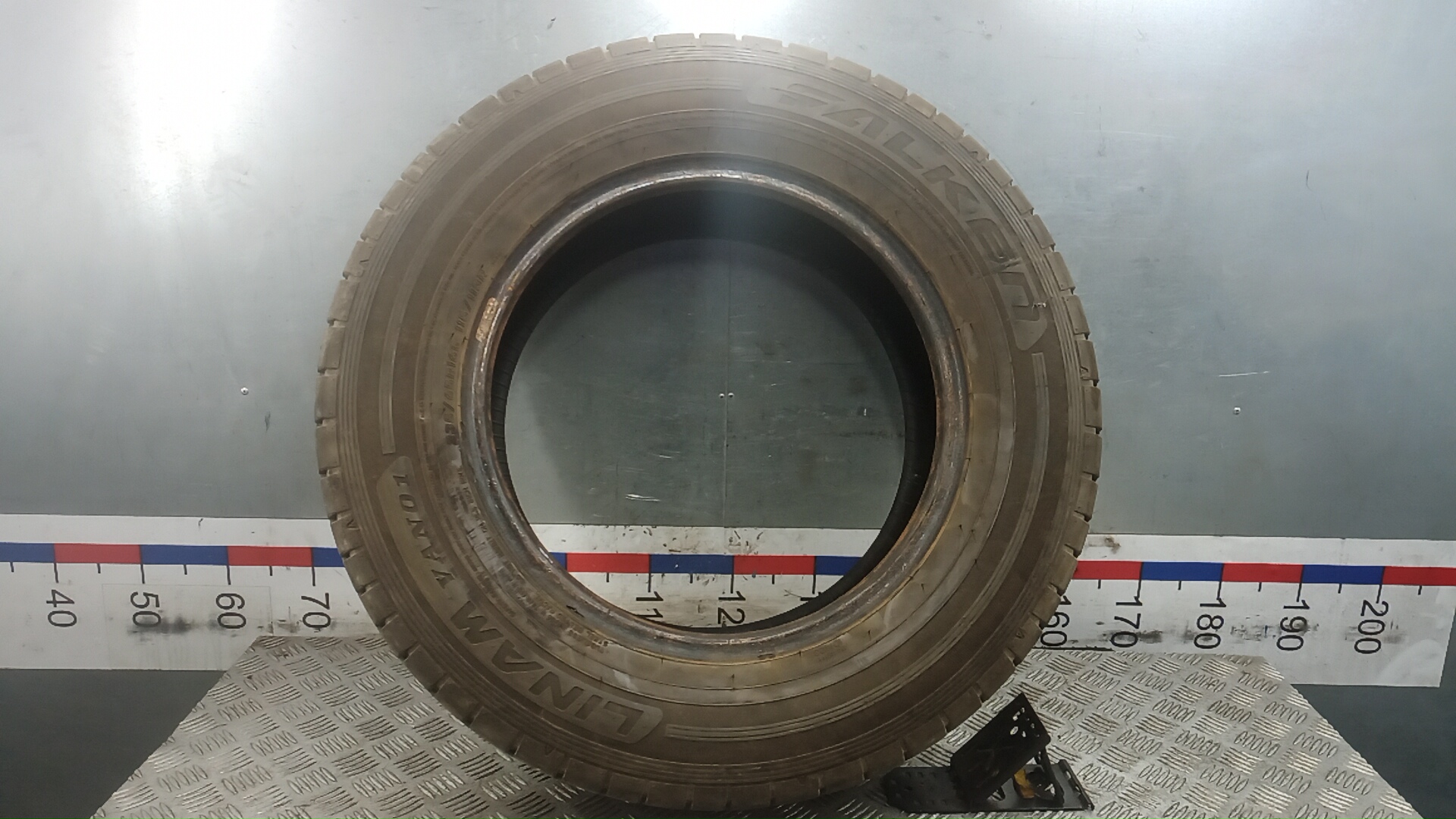 Шина Volkswagen Crafter 1