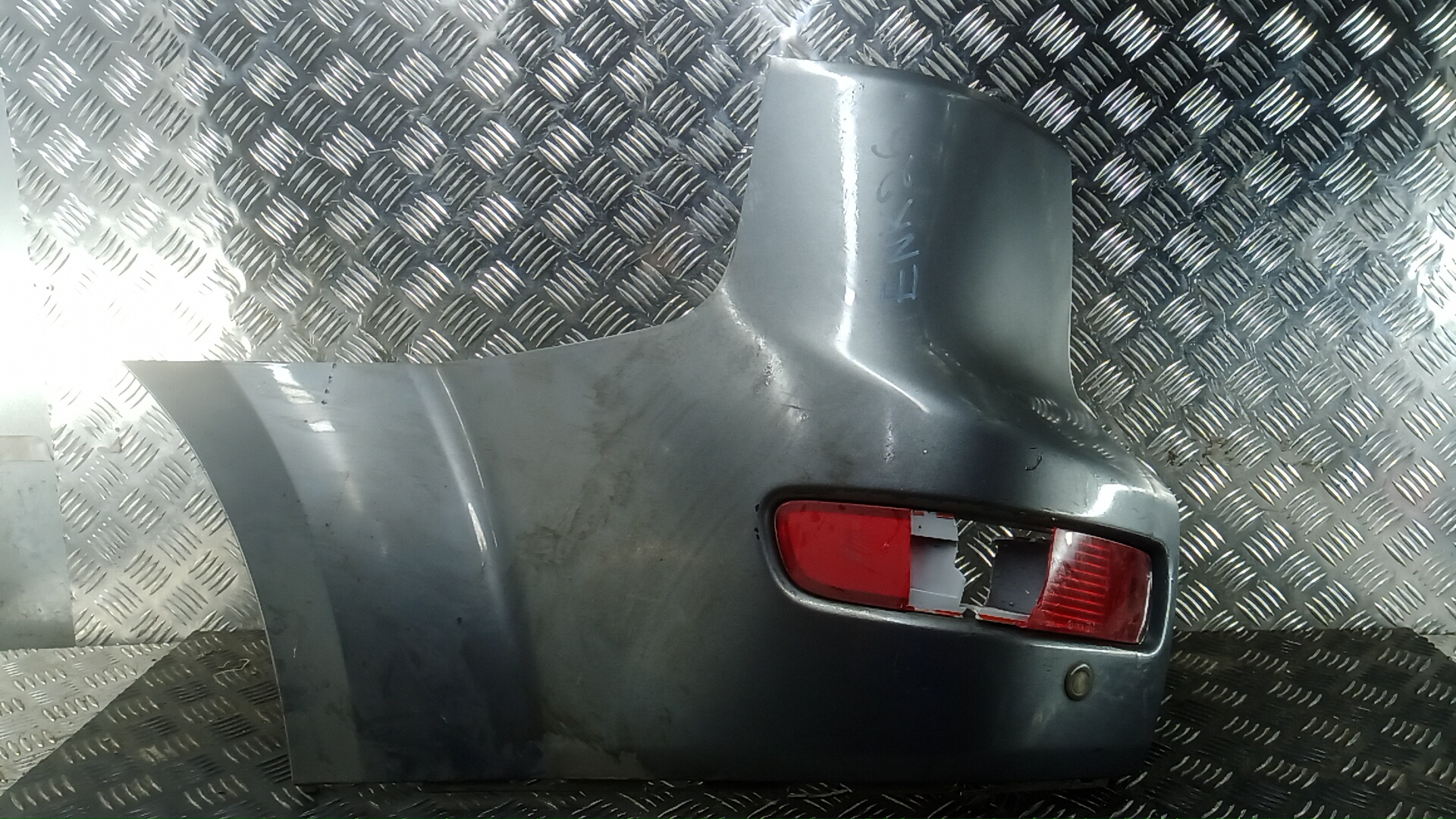 Клык бампера задний левый Citroen C-Crosser