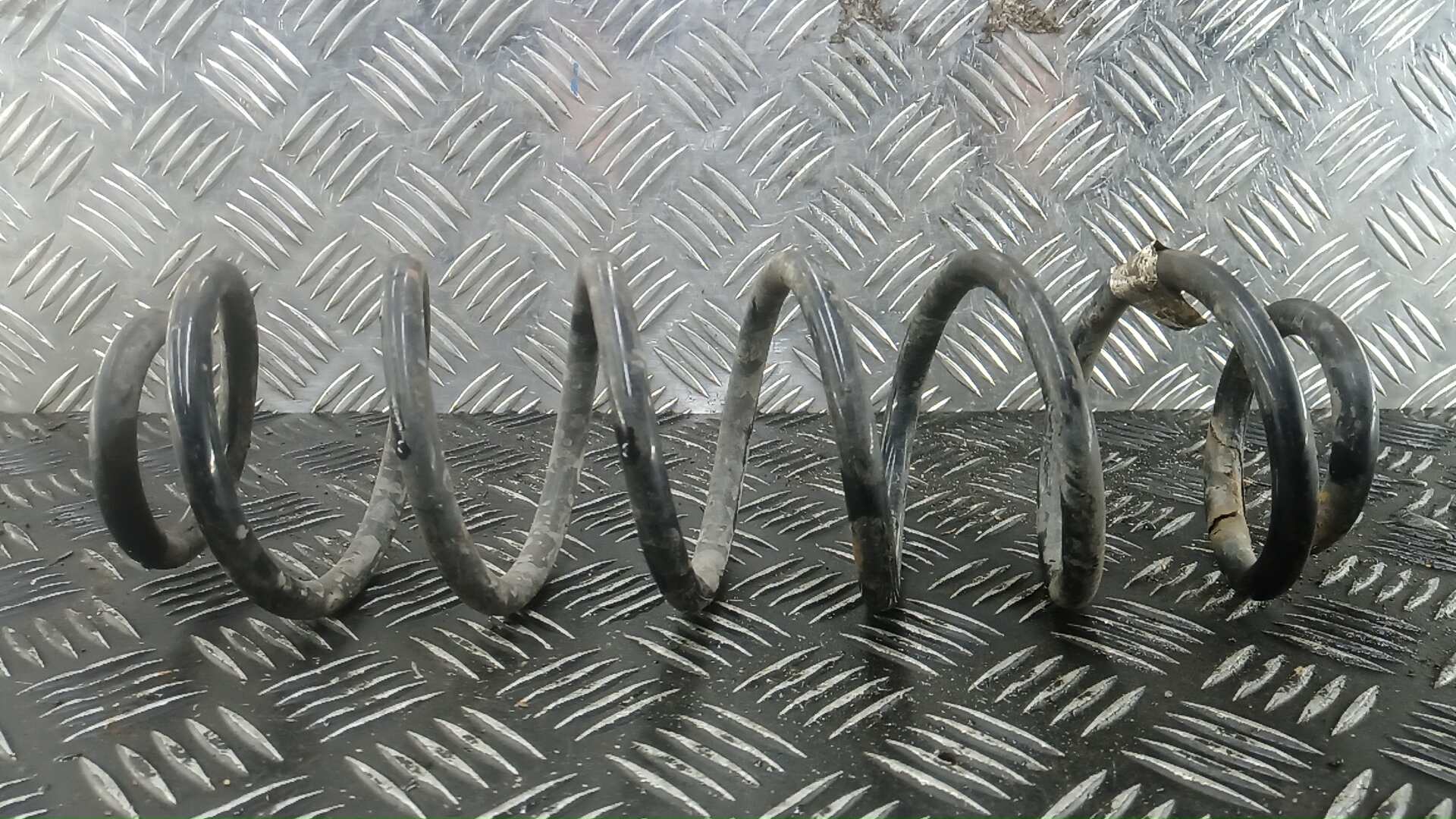 Пружина задняя Skoda Octavia A7