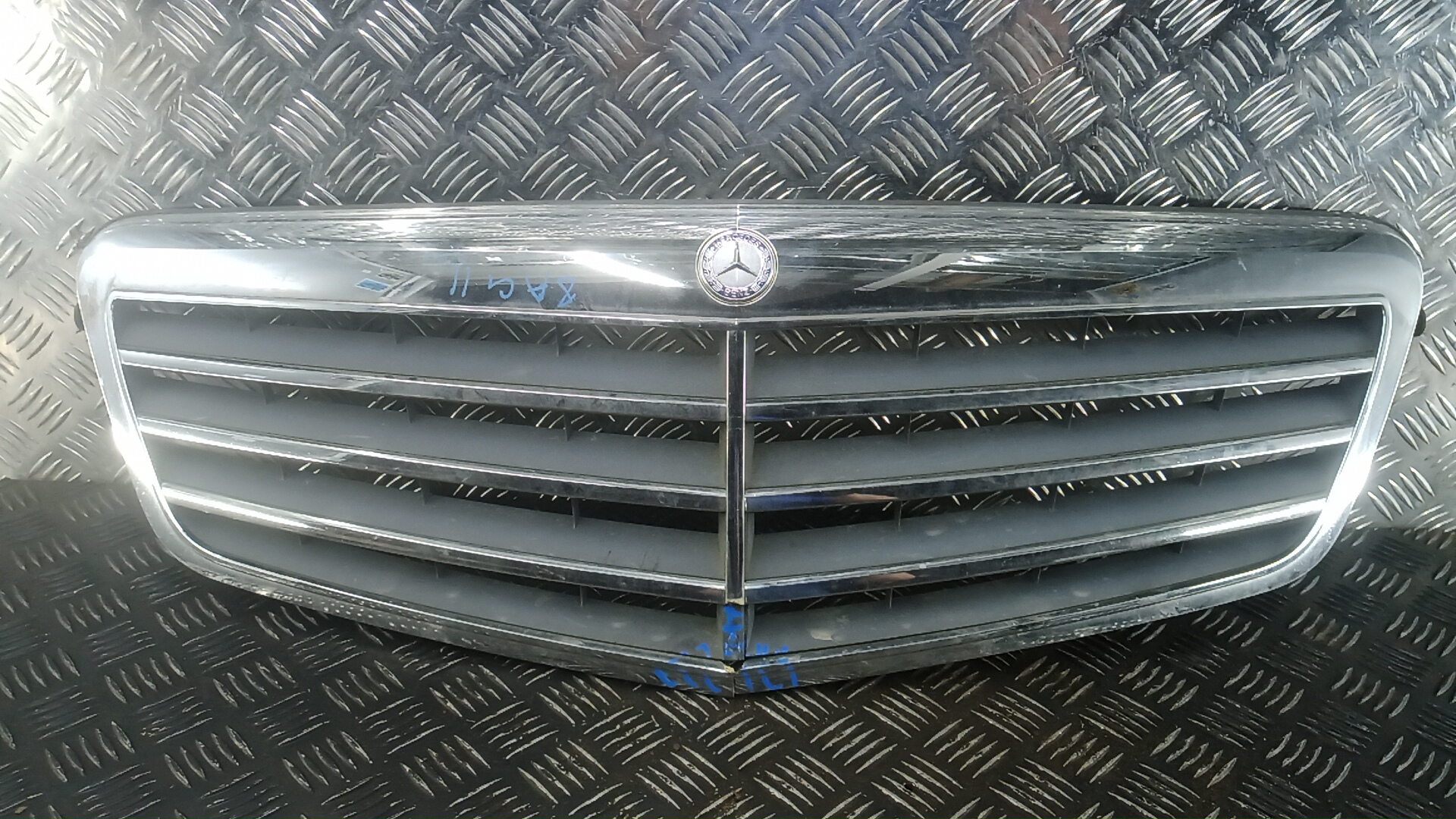 Решетка радиатора Mercedes-Benz E-Class W212