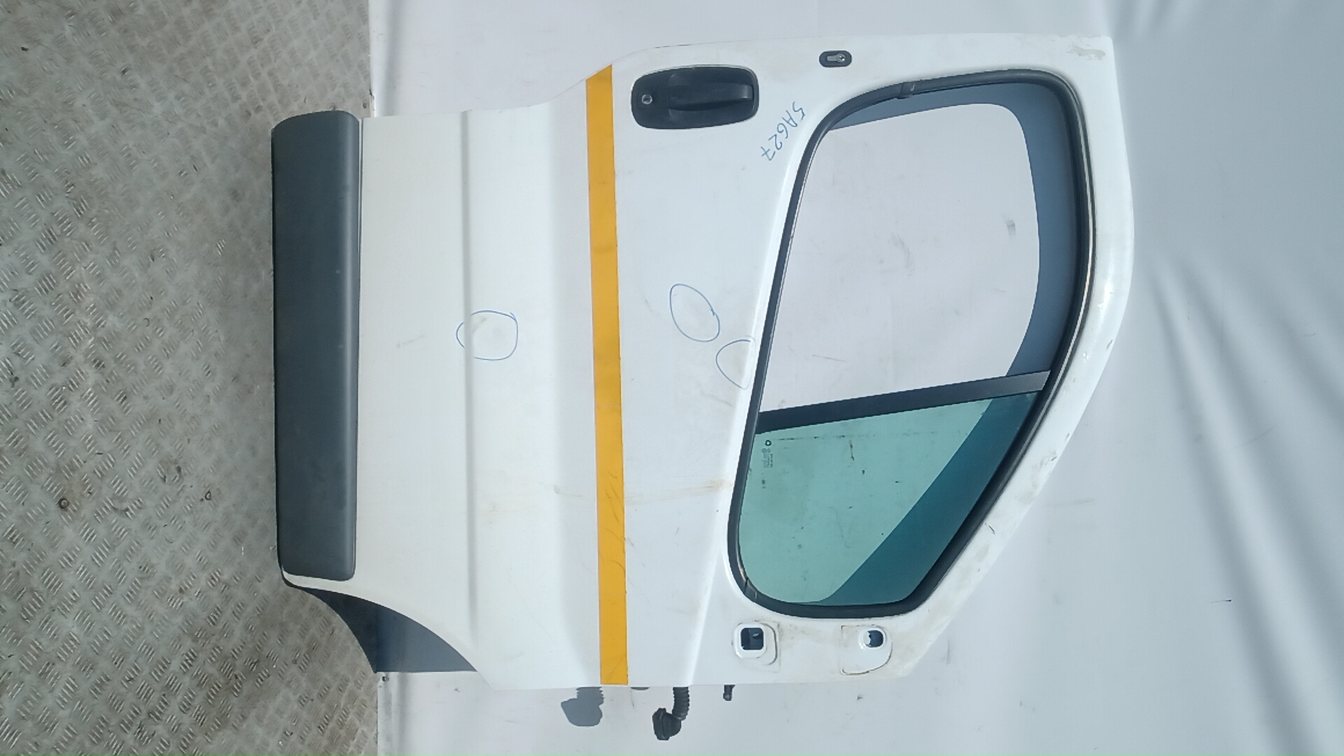 Дверь передняя правая Opel Vivaro