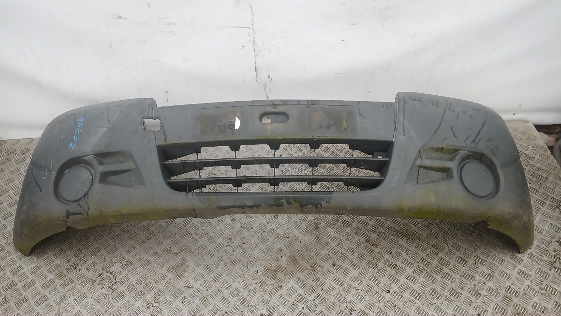Бампер передний Opel Vivaro