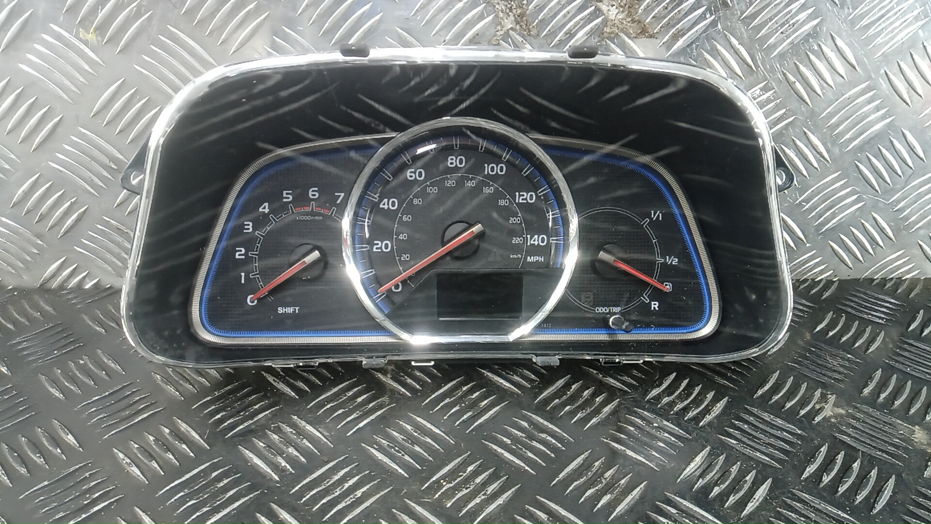 Щиток приборов Toyota RAV4 CA40