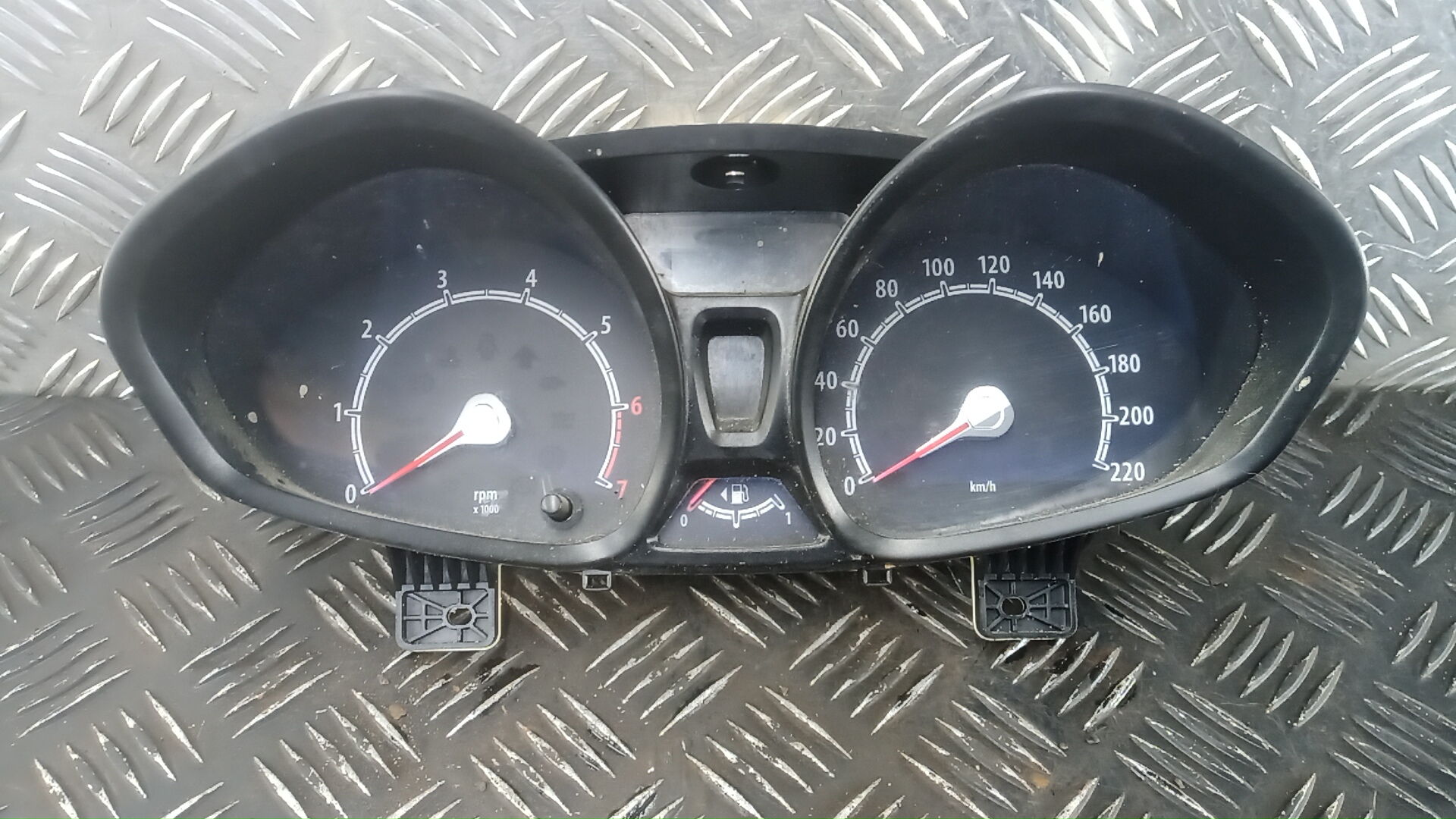 Щиток приборов Ford Fiesta 6