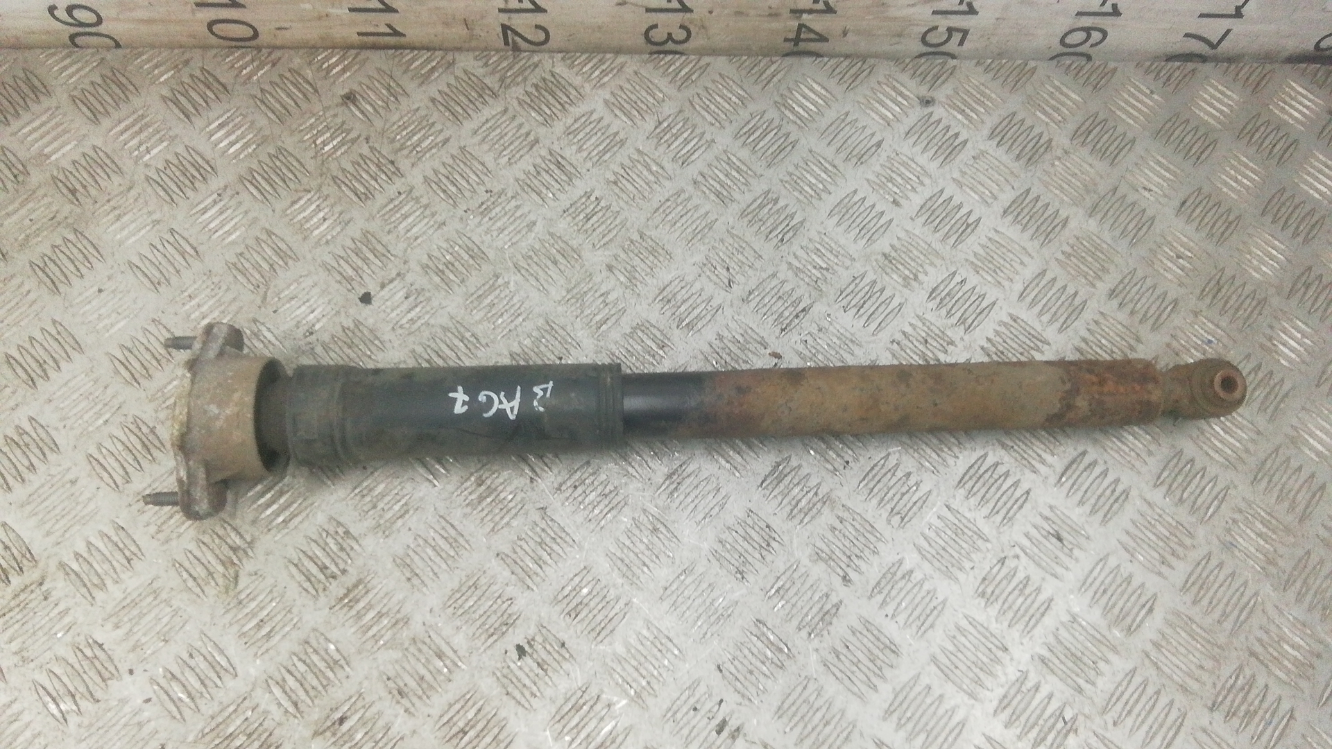 Амортизатор задний Mercedes-Benz E-Class W212