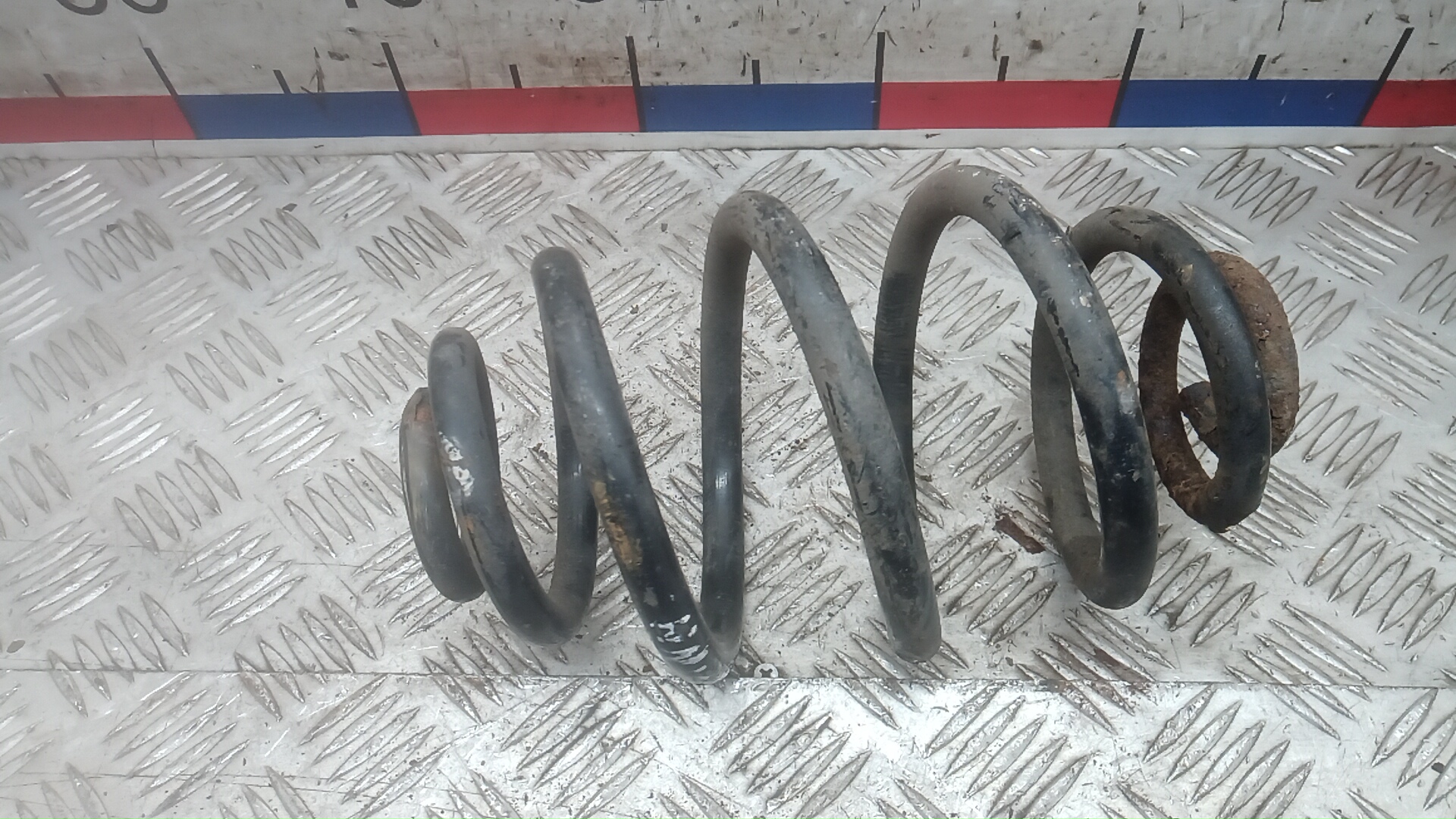 Пружина задняя Volkswagen Passat B5