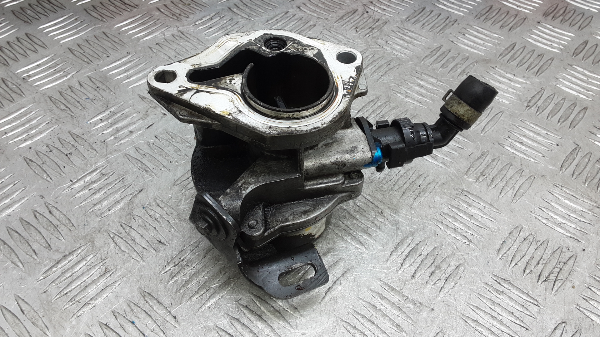 Насос вакуумный Nissan Qashqai