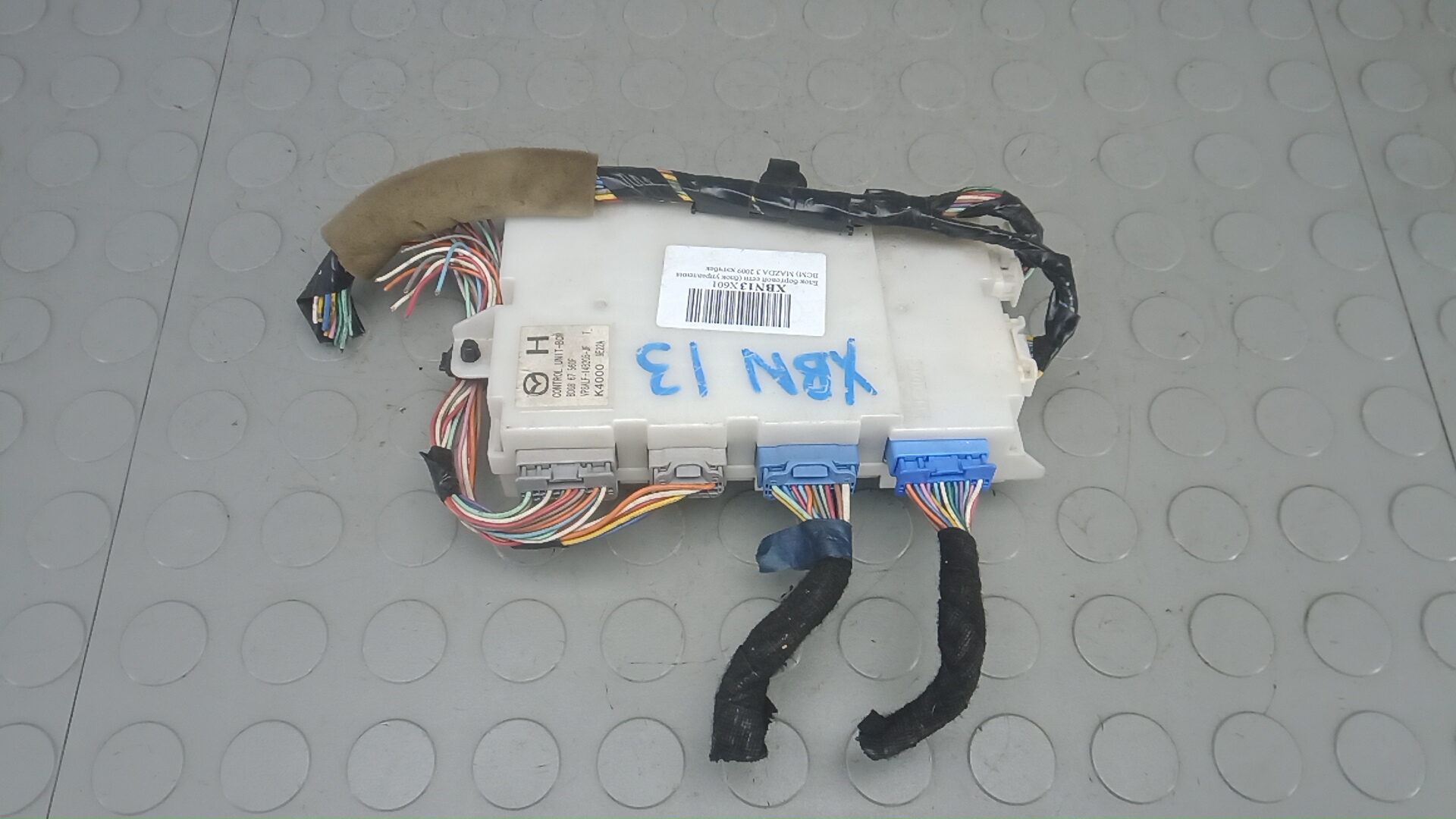 Блок бортовой сети (блок управления BCM) Mazda 3 2