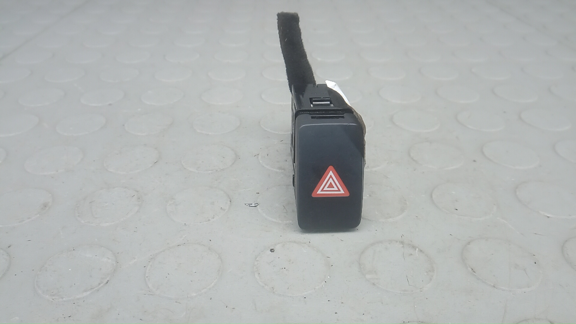 Кнопка аварийки Kia Rio 3