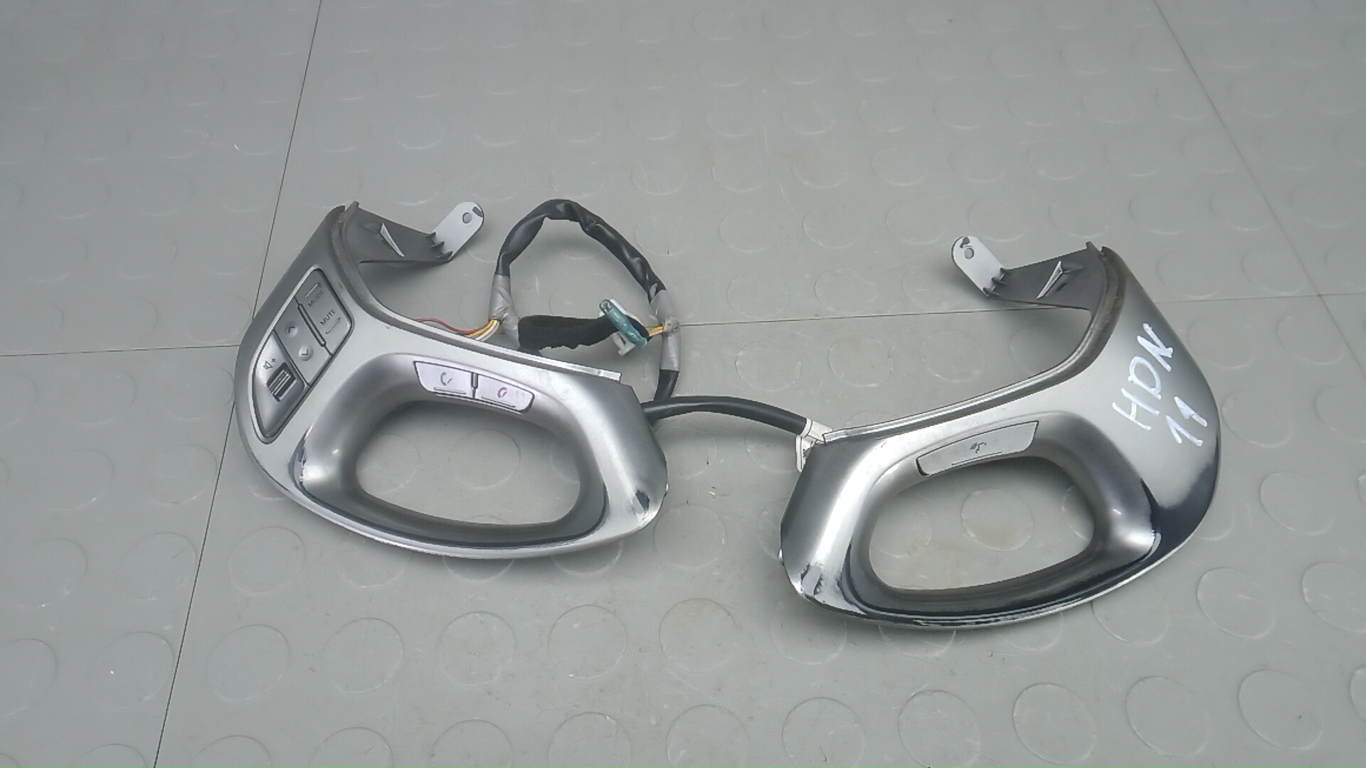 Кнопки руля Hyundai ix35 1
