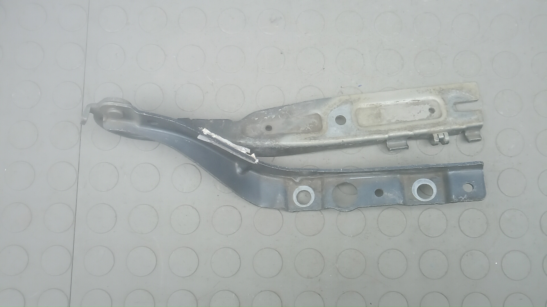 Петля крышки багажника Peugeot 407