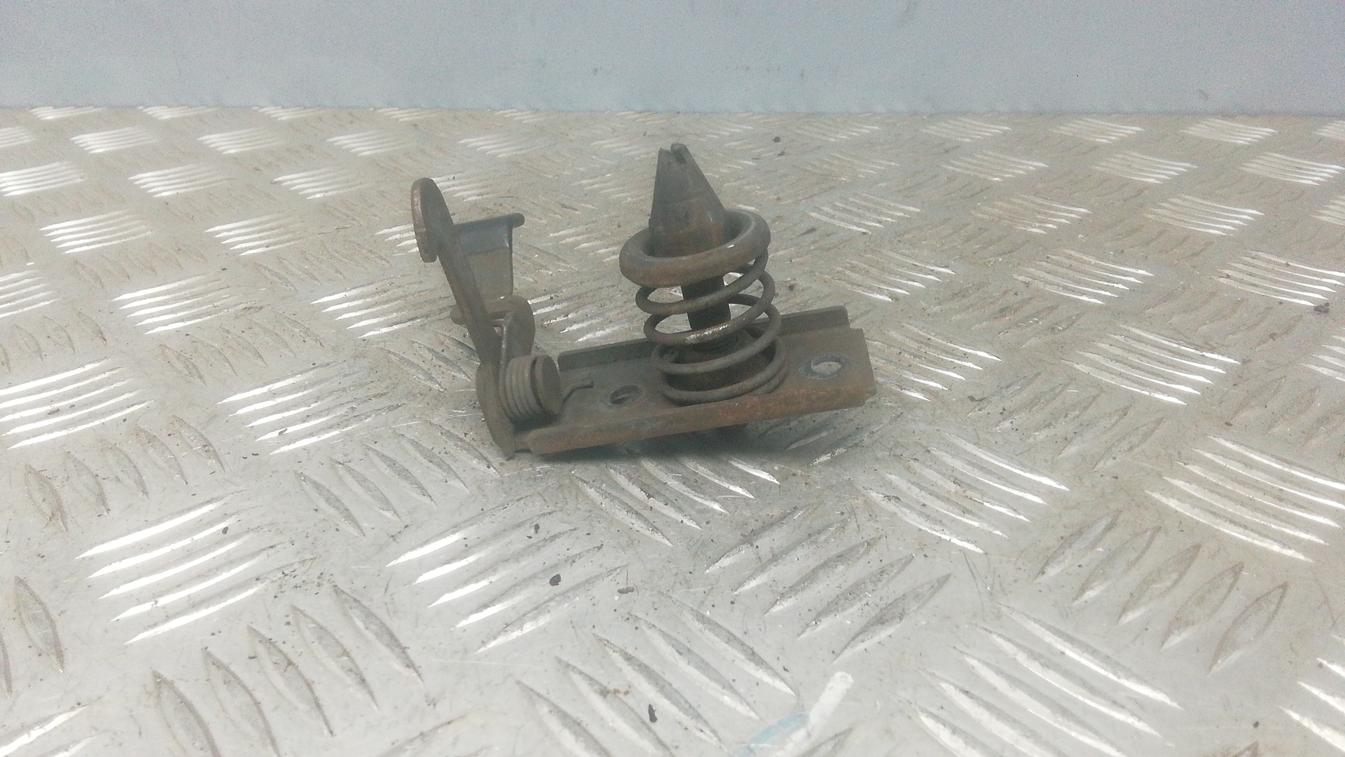 Замок капота Chevrolet Kalos