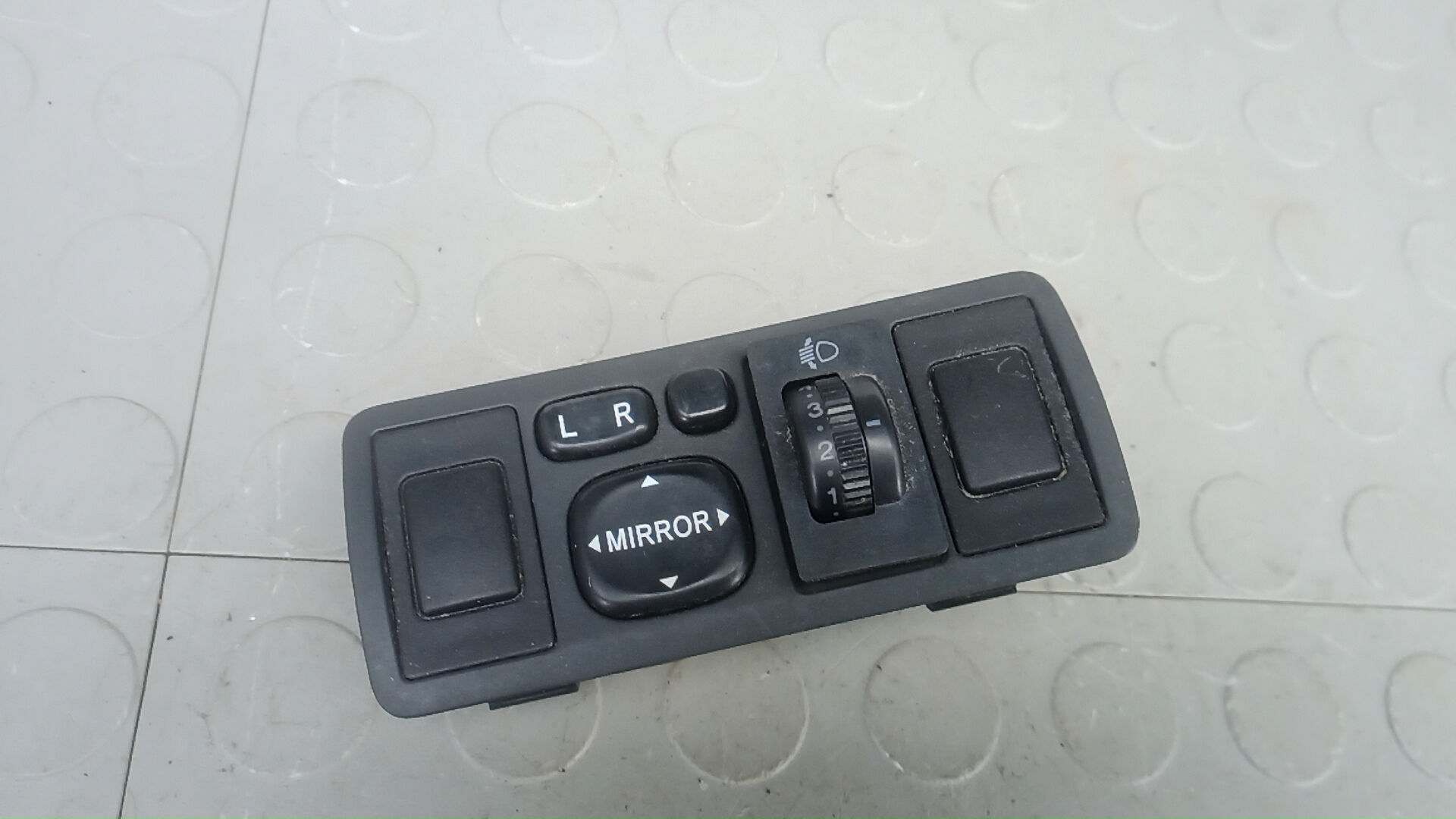 Переключатель света Toyota Avensis T25