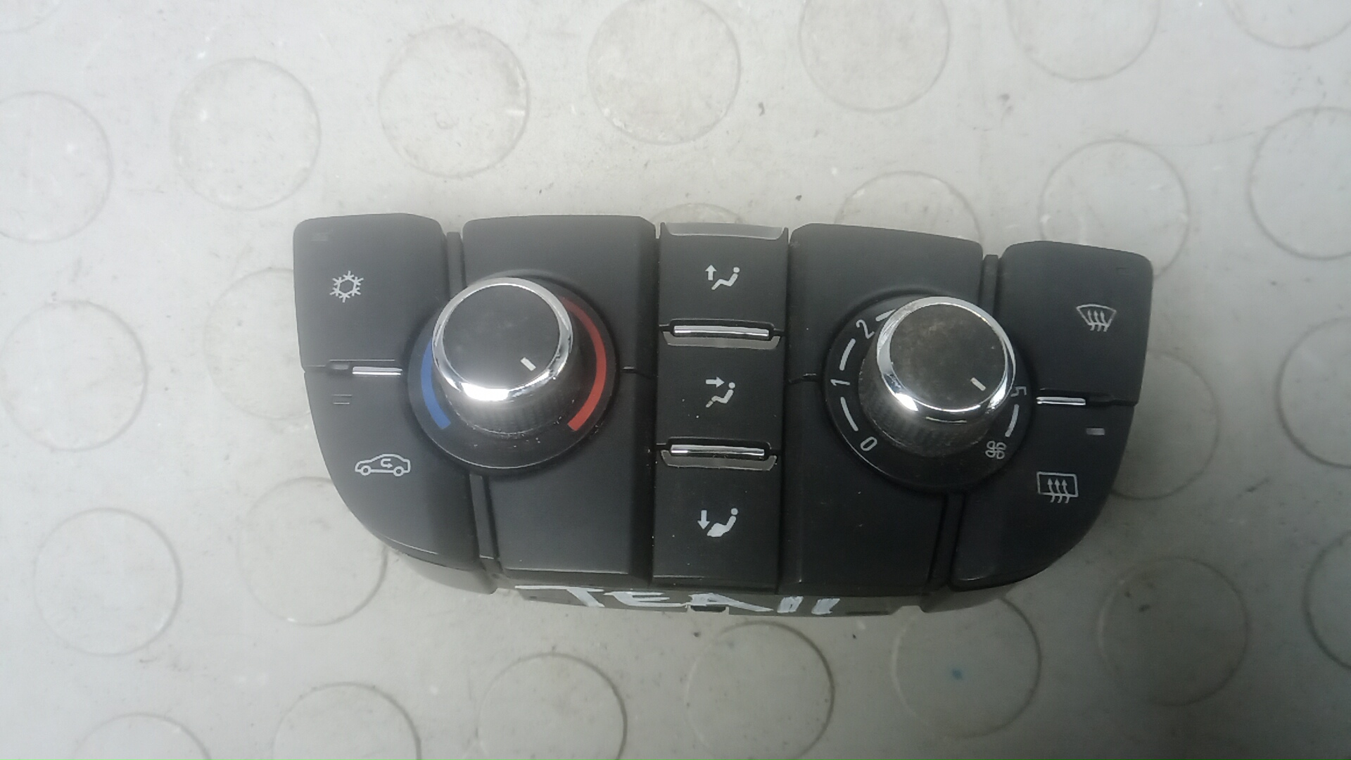 Блок управления печки и климат-контроля Opel Astra J
