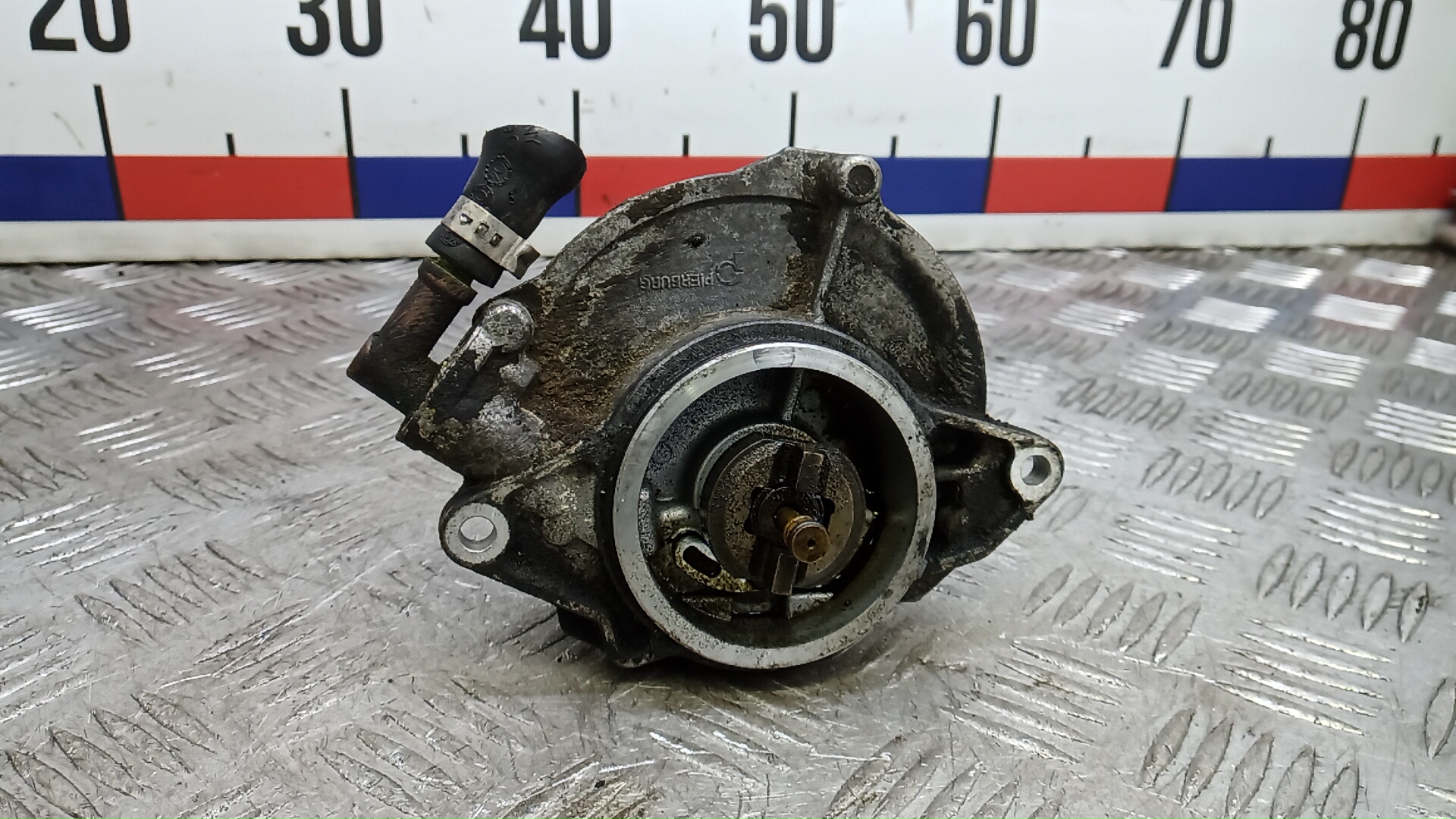 Насос вакуумный Audi A5