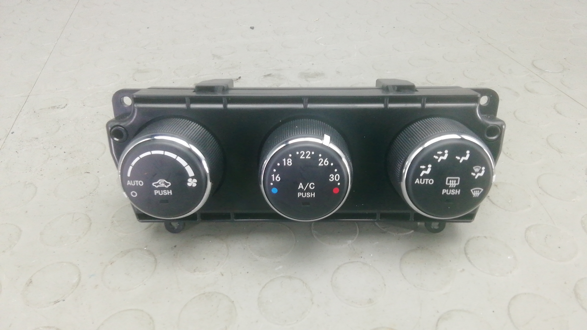Блок управления печки и климат-контроля Jeep Compass 1