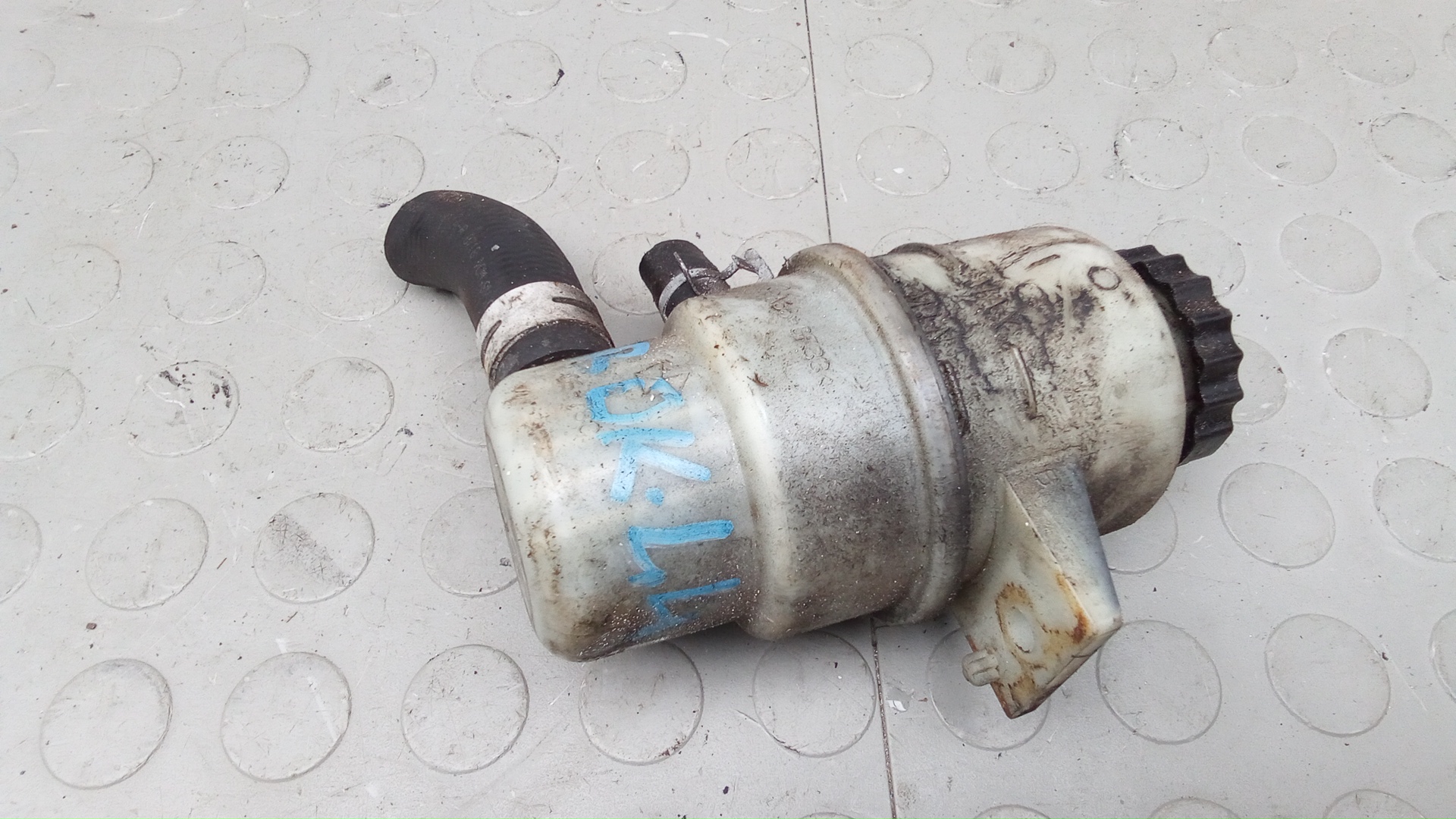Бачок ГУ Jeep Cherokee KK