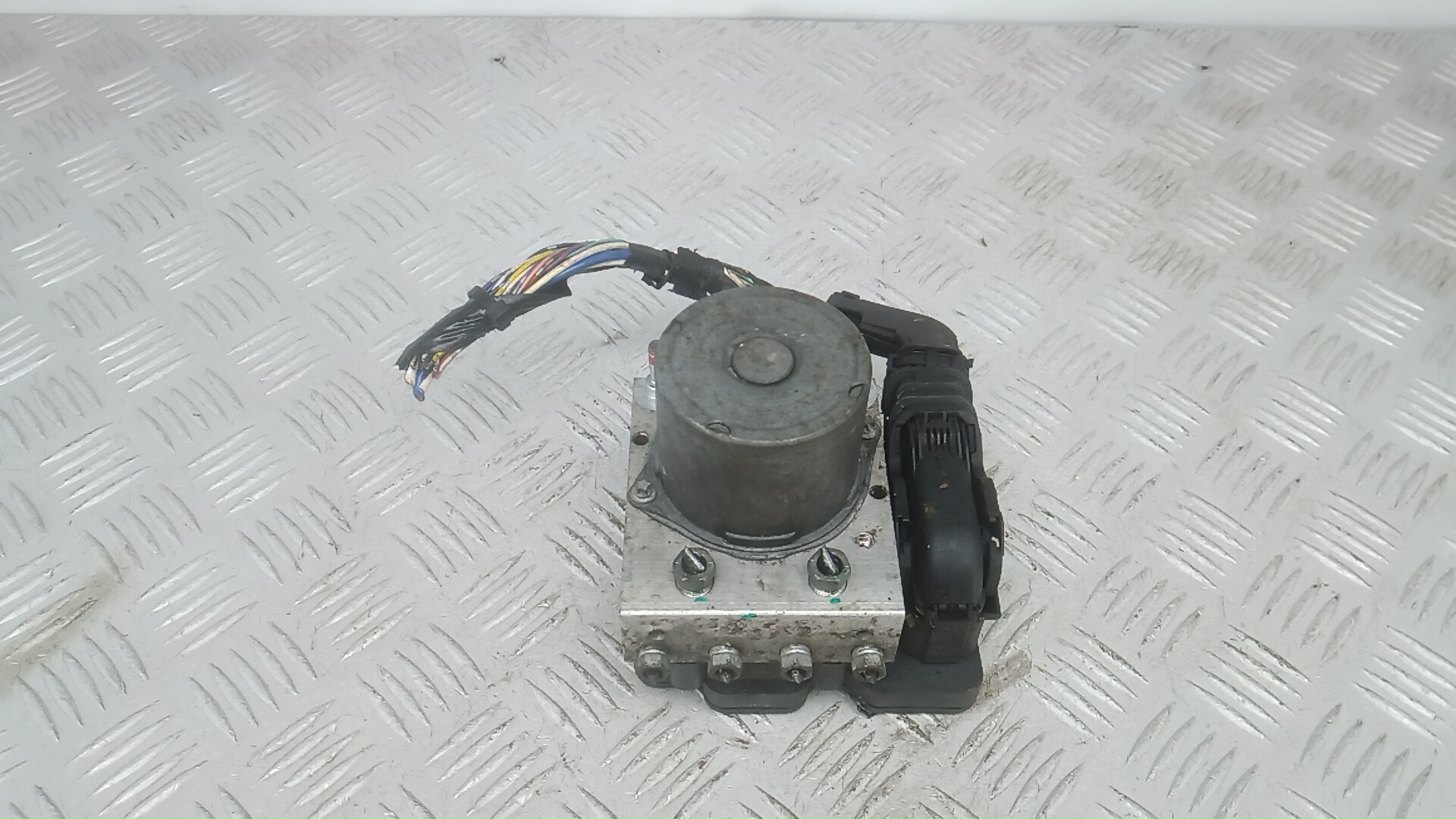 Блок ABS Toyota Verso AR2