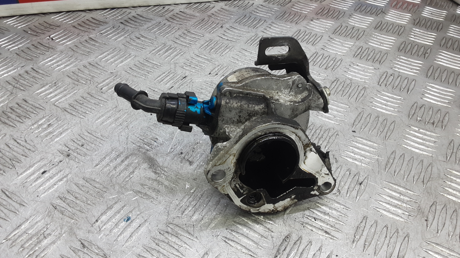 Насос вакуумный Nissan Qashqai
