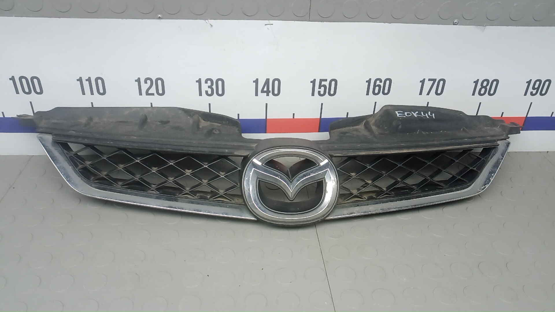 Решетка радиатора Mazda 5 1