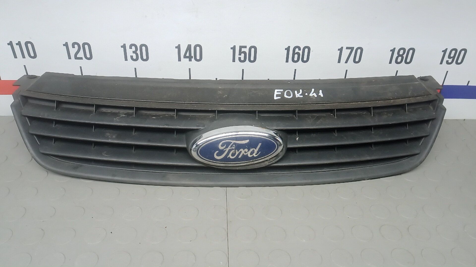 Решетка радиатора Ford C-MAX 1
